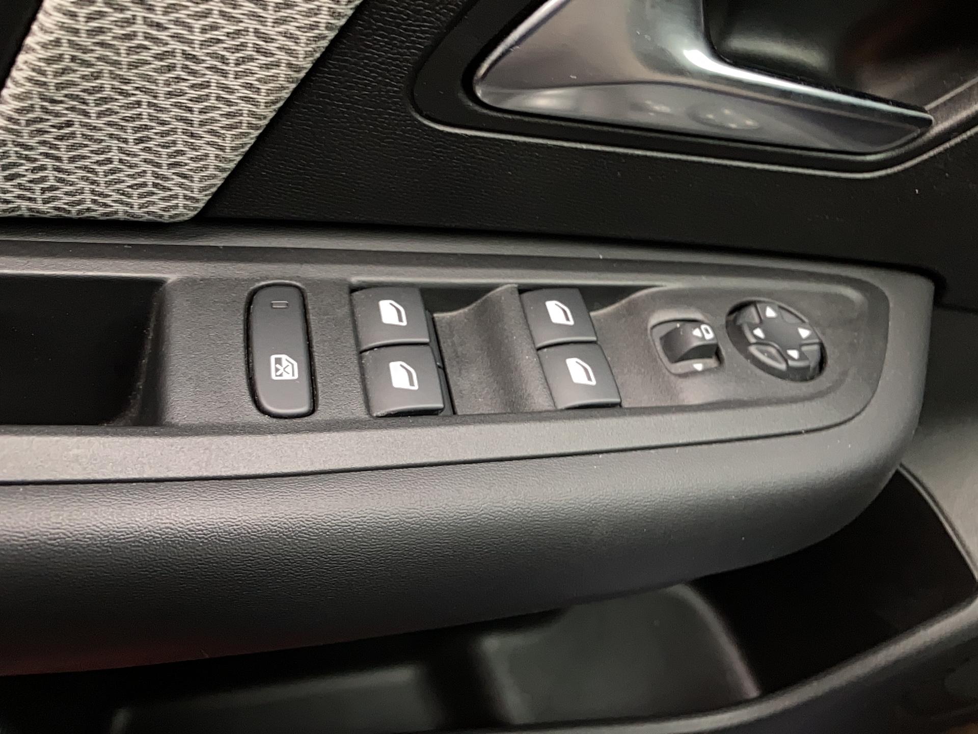 CITROEN C4 BlueHDi 110 S&S BVM6 Shine - Véhicule Occasion - Océane Auto CITROEN C4 BlueHDi 110 S&S BVM6 Shine - Véhicule Occasion Océane Auto