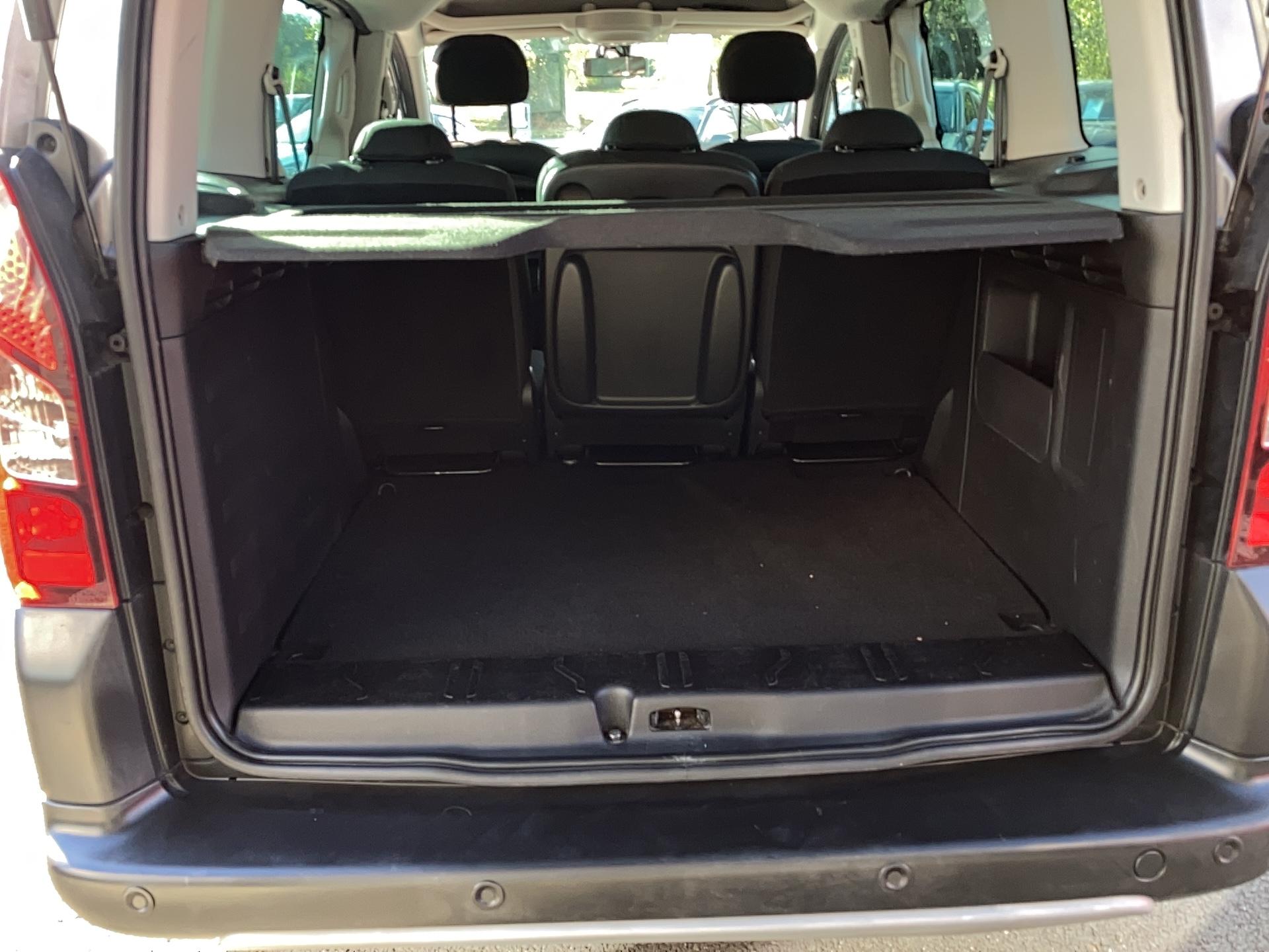 PEUGEOT Partner Tepee 1.2L PureTech 110ch S&S BVM5 Outdoor - Véhicule Occasion - Océane Auto PEUGEOT Partner Tepee 1.2L PureTech 110ch S&S BVM5 Outdoor - Véhicule Occasion Océane Auto