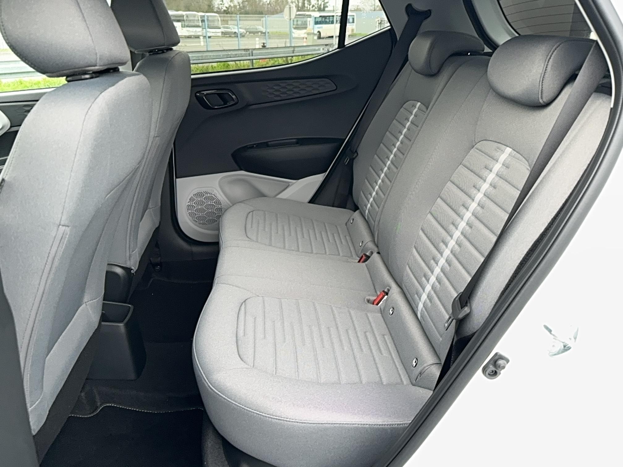 HYUNDAI i10 1.0 63 BVR Creative - Véhicule Occasion - Océane Auto HYUNDAI i10 1.0 63 BVR Creative - Véhicule Occasion Océane Auto