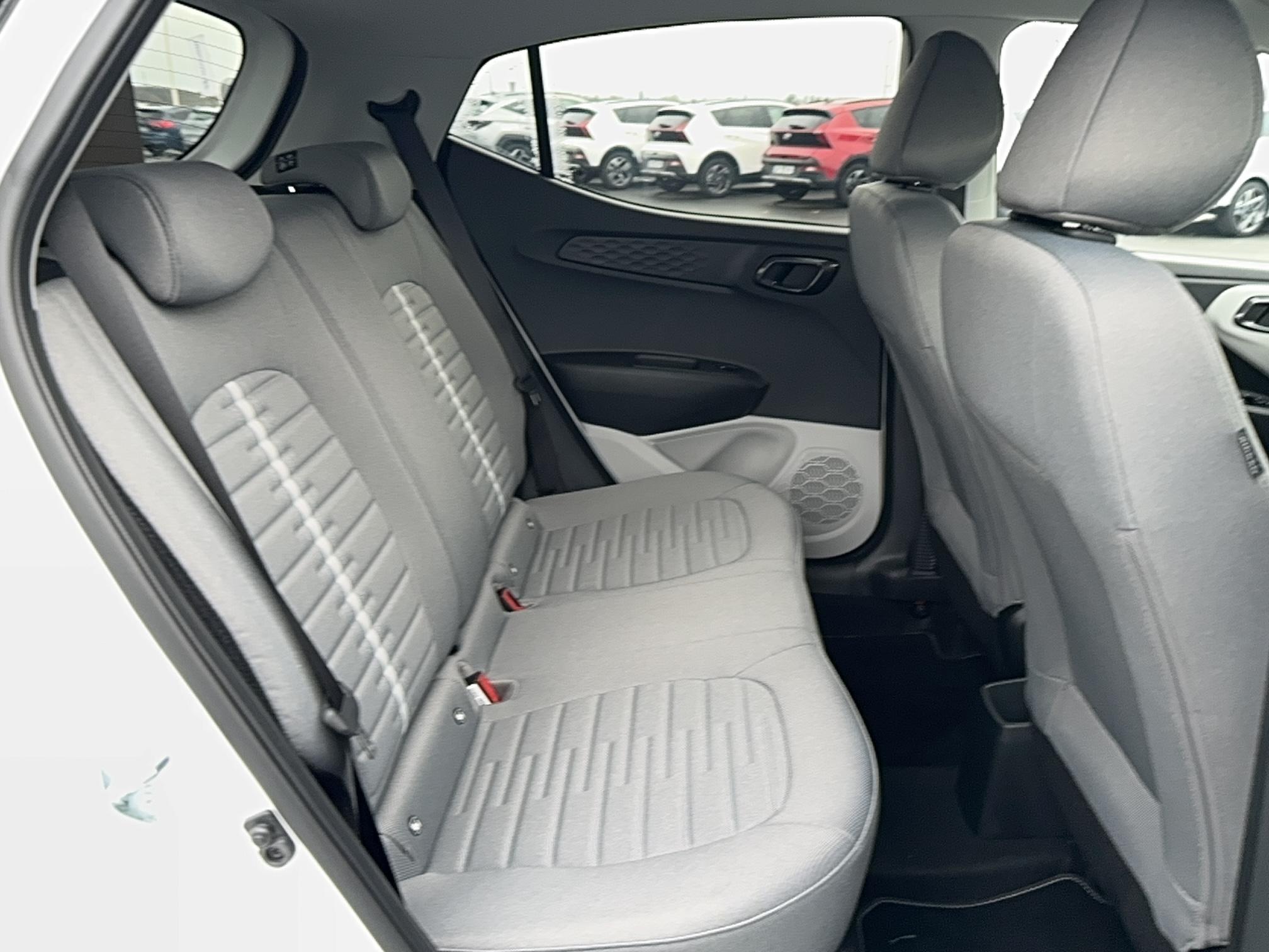 HYUNDAI i10 1.0 63 BVR Creative - Véhicule Occasion - Océane Auto HYUNDAI i10 1.0 63 BVR Creative - Véhicule Occasion Océane Auto