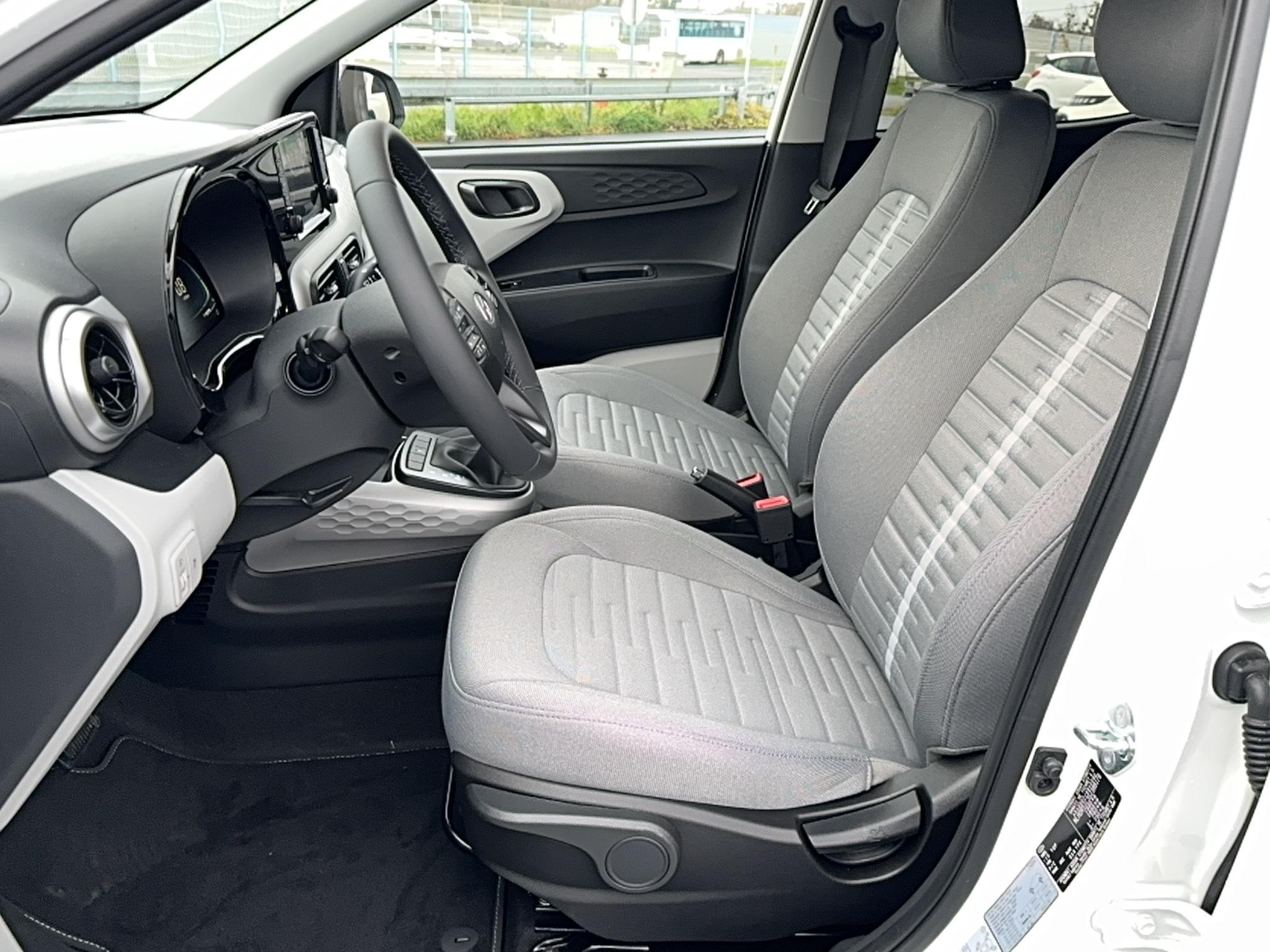 HYUNDAI i10 1.0 63 BVR Creative - Véhicule Occasion - Océane Auto HYUNDAI i10 1.0 63 BVR Creative - Véhicule Occasion Océane Auto