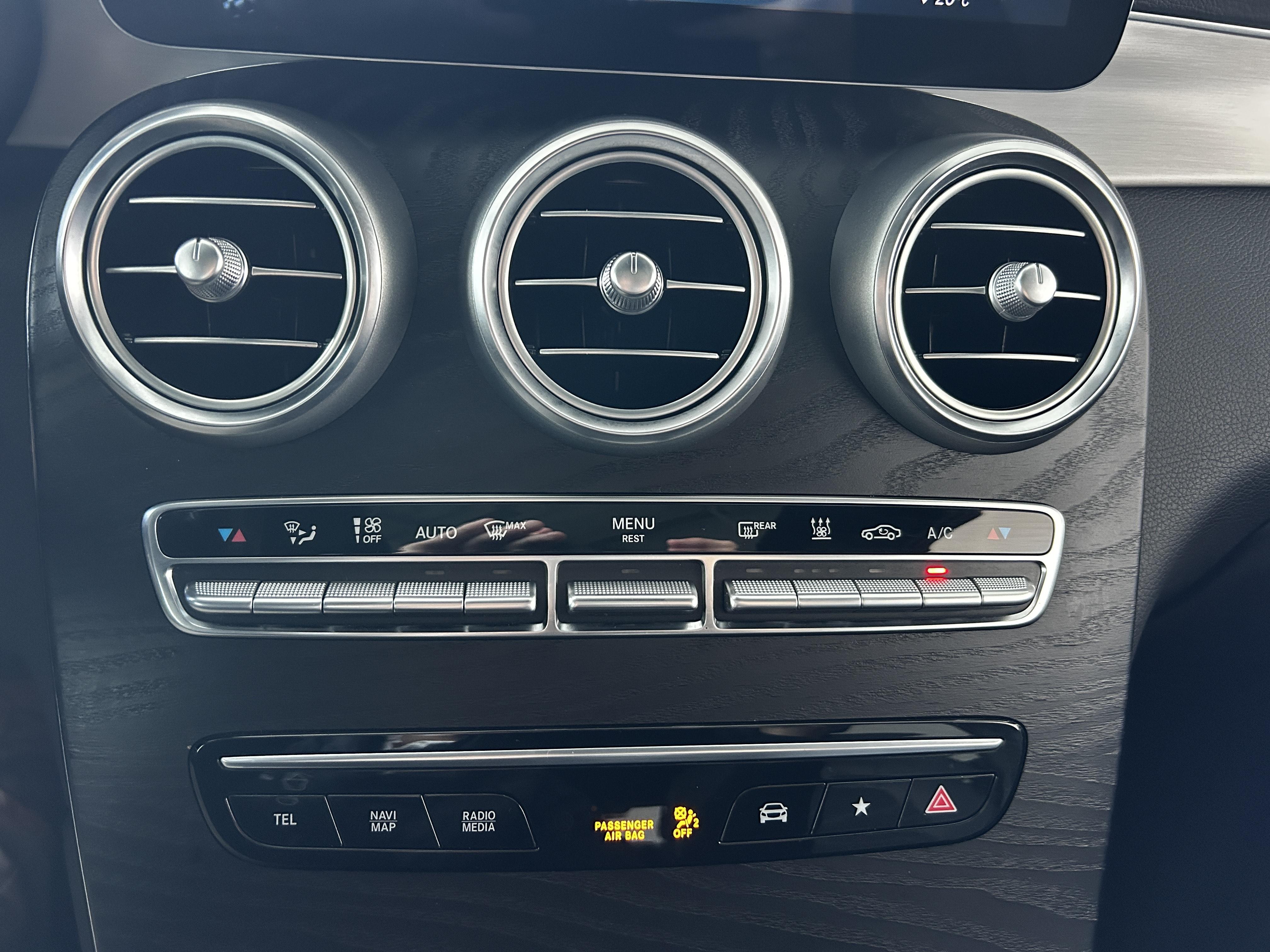 MERCEDES GLC Coupé 300 de 9G-Tronic 4Matic AMG Line - Véhicule Occasion - Océane Auto MERCEDES GLC Coupé 300 de 9G-Tronic 4Matic AMG Line - Véhicule Occasion Océane Auto