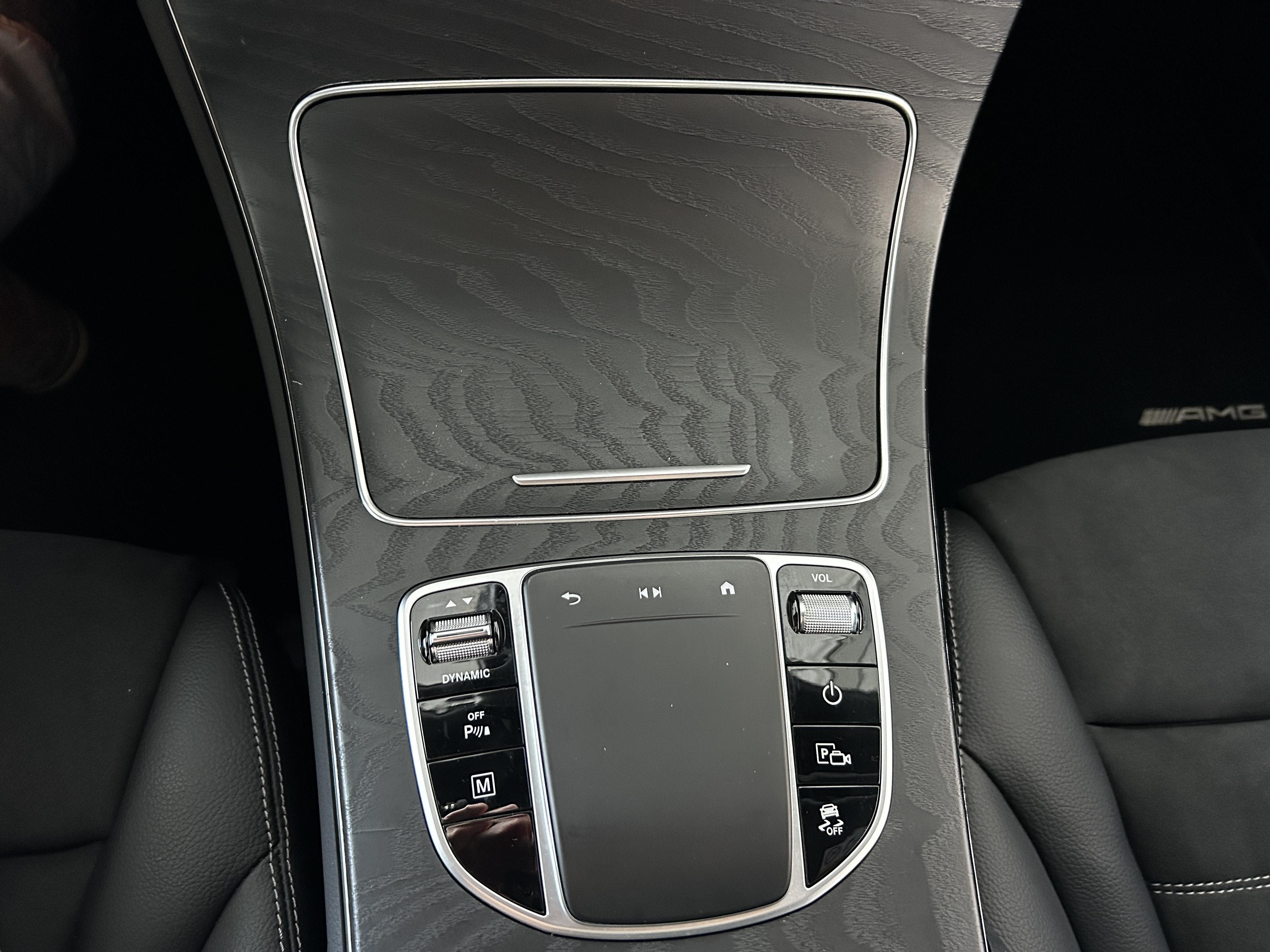 MERCEDES GLC Coupé 300 de 9G-Tronic 4Matic AMG Line - Véhicule Occasion - Océane Auto MERCEDES GLC Coupé 300 de 9G-Tronic 4Matic AMG Line - Véhicule Occasion Océane Auto