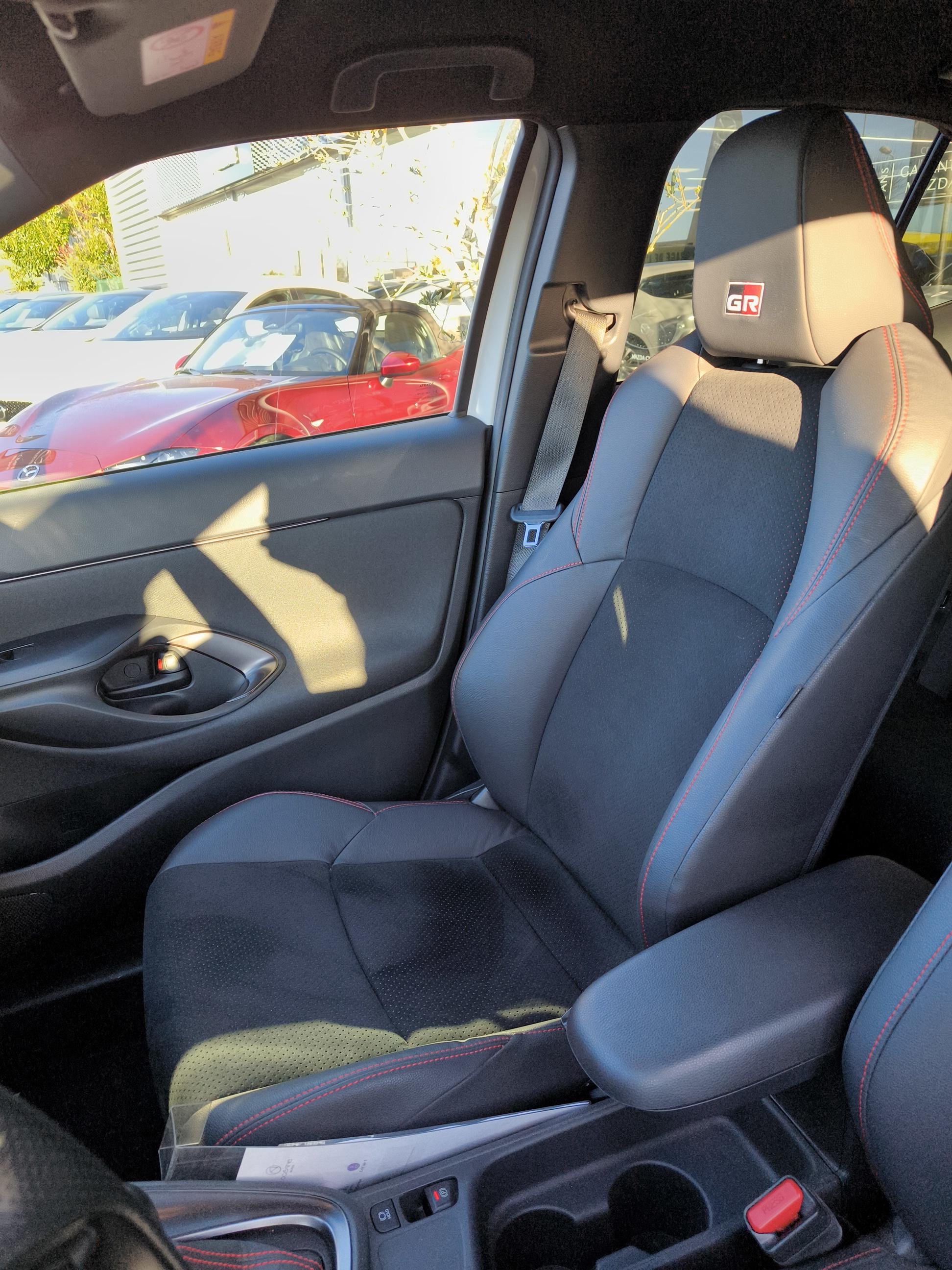 TOYOTA Yaris Cross Hybride 116h 2WD GR SPORT - Véhicule Occasion - Océane Auto TOYOTA Yaris Cross Hybride 116h 2WD GR SPORT - Véhicule Occasion Océane Auto