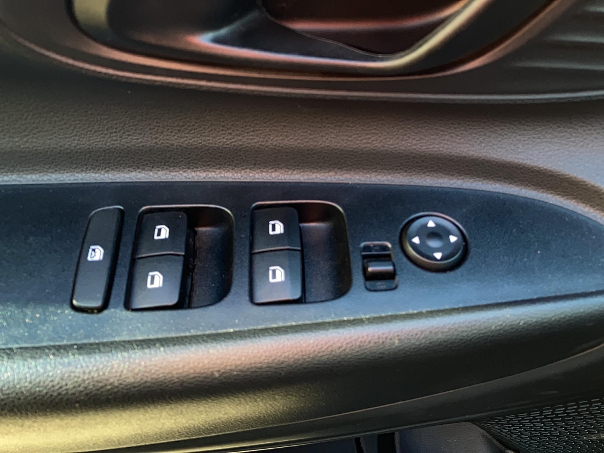 HYUNDAI i20 1.2 84 Initia - Véhicule Occasion - Océane Auto HYUNDAI i20 1.2 84 Initia - Véhicule Occasion Océane Auto