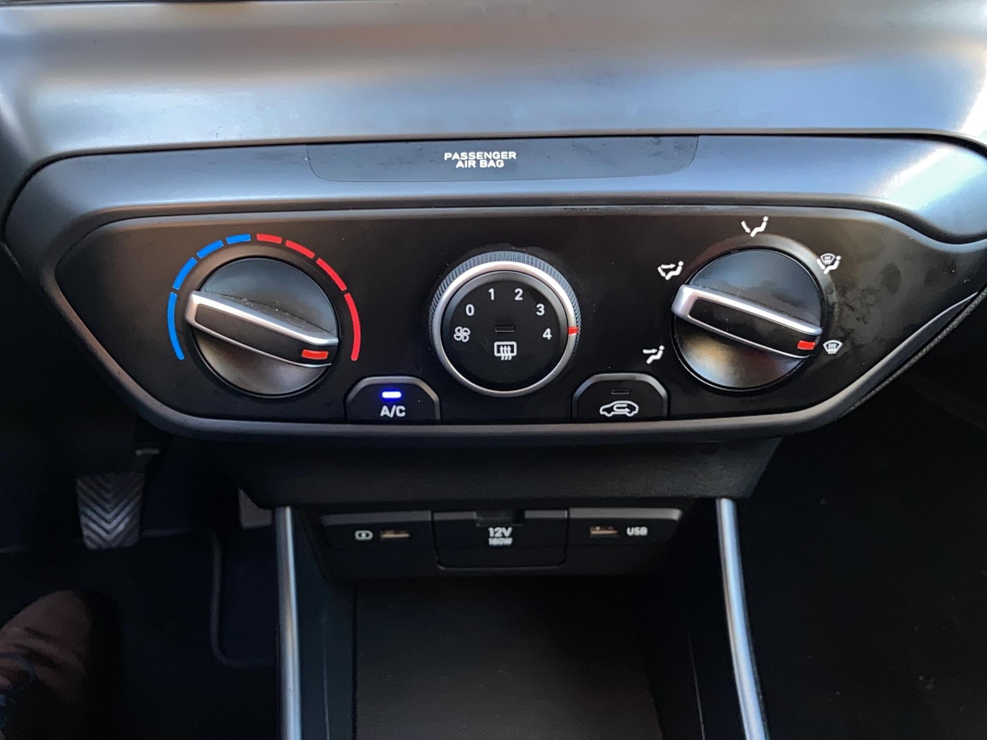 HYUNDAI i20 1.2 84 Initia - Véhicule Occasion - Océane Auto HYUNDAI i20 1.2 84 Initia - Véhicule Occasion Océane Auto