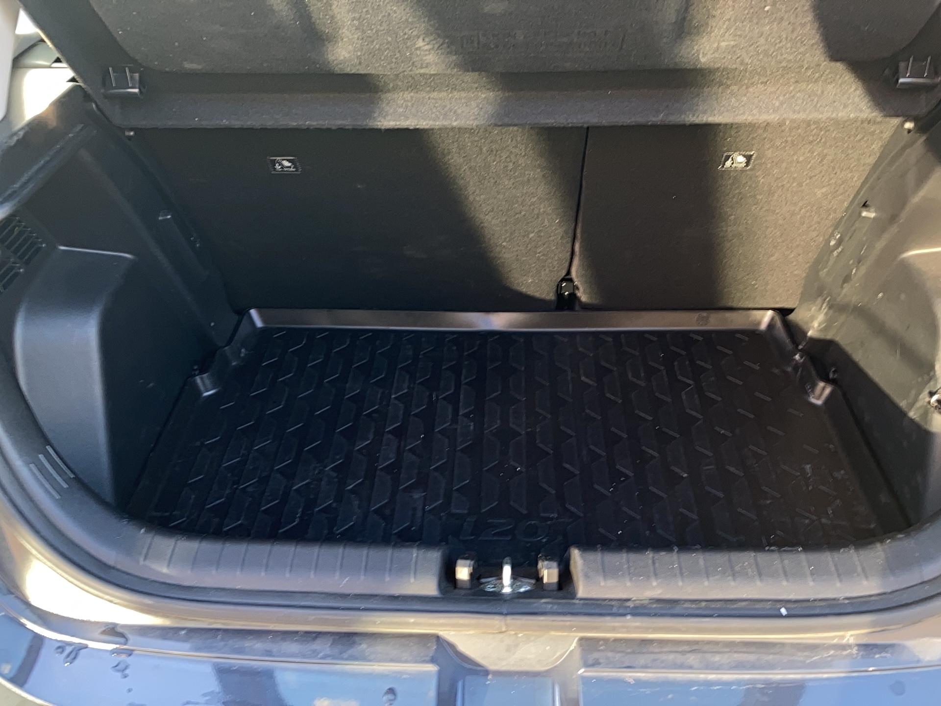 HYUNDAI i20 1.2 84 Initia - Véhicule Occasion - Océane Auto HYUNDAI i20 1.2 84 Initia - Véhicule Occasion Océane Auto