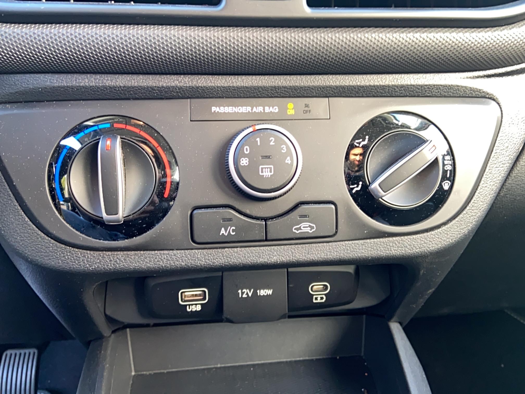 HYUNDAI i10 1.0 63 ECO Intuitive - Véhicule Occasion Océane Auto