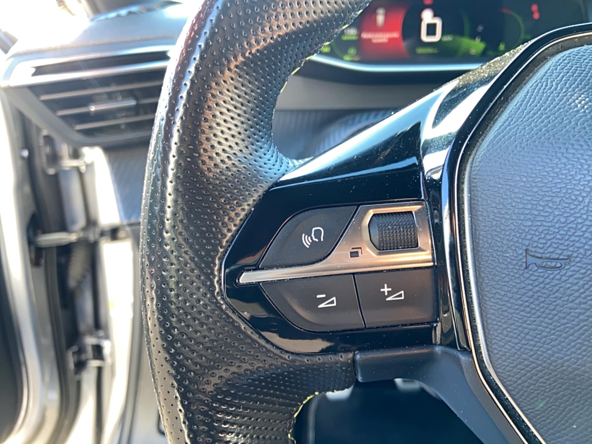 PEUGEOT 2008 PureTech 130 S&S BVM6 GT - Véhicule Occasion Océane Auto