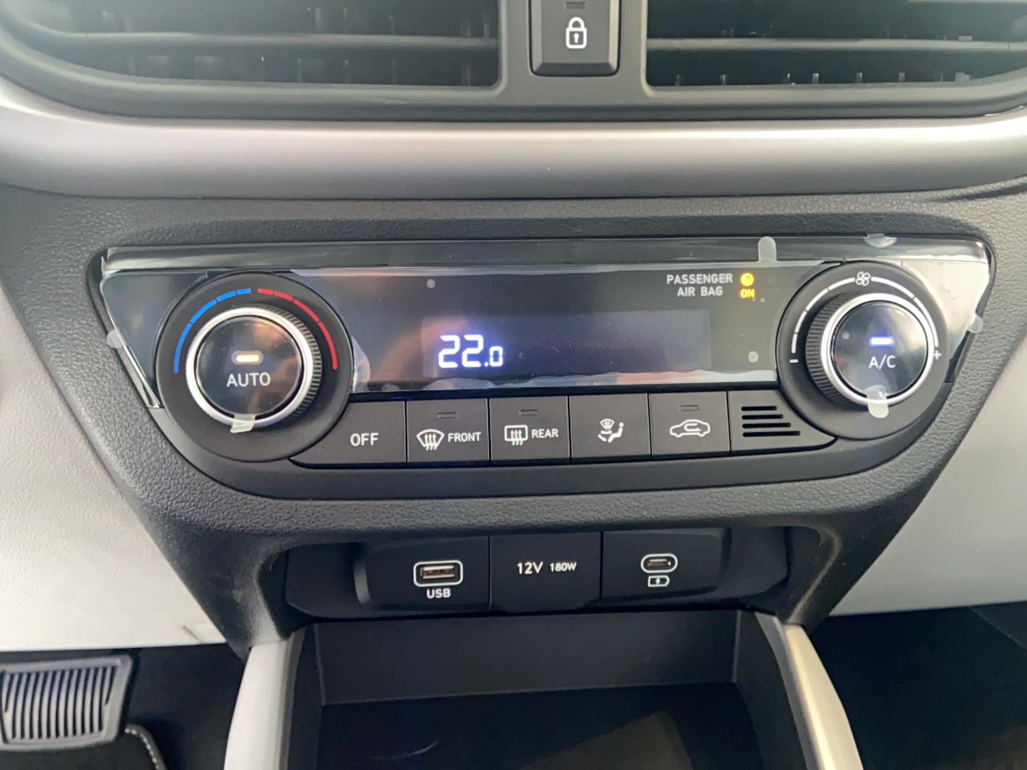 HYUNDAI i10 1.0 63 BVR Creative - Véhicule Occasion Océane Auto