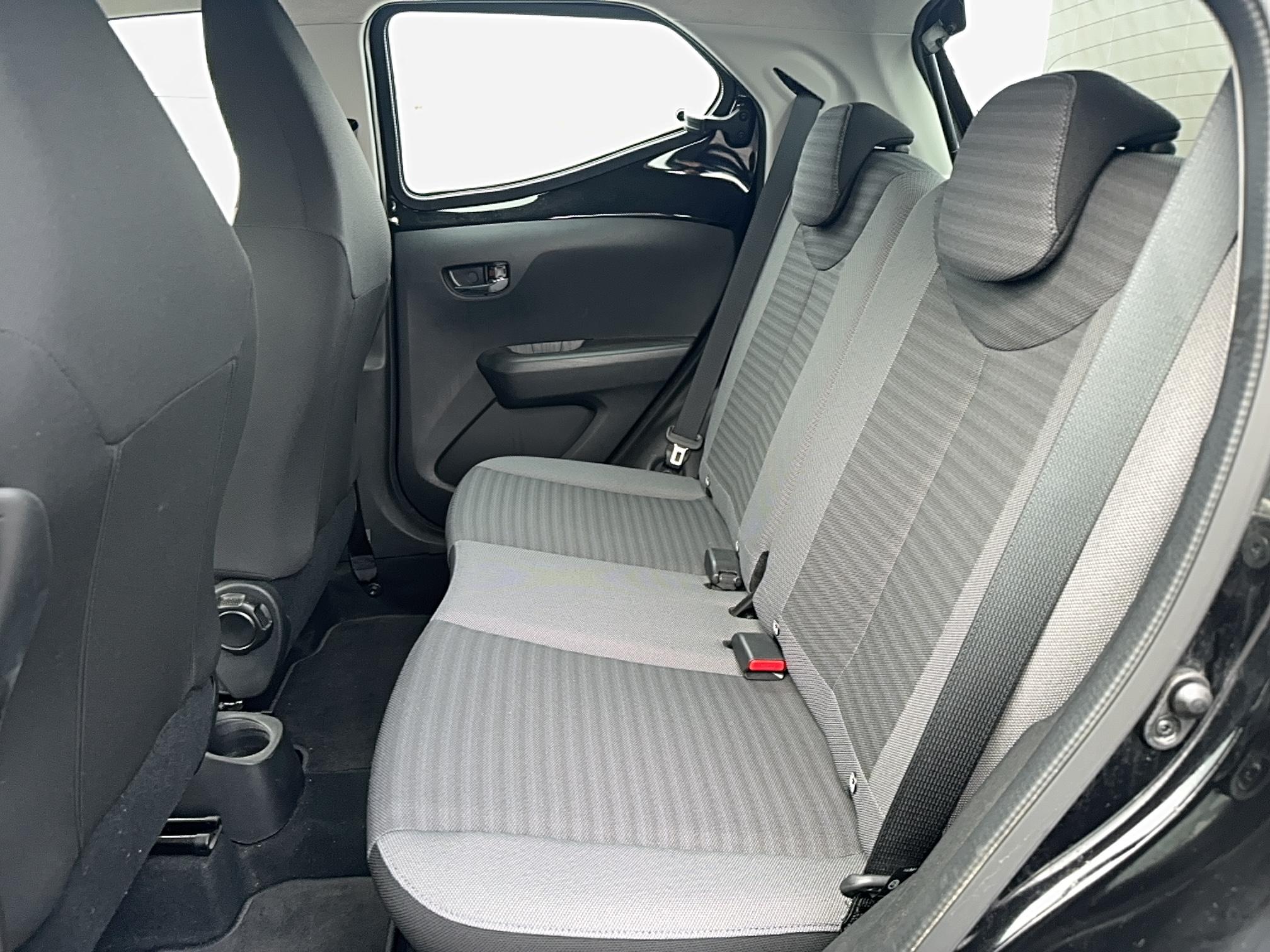 TOYOTA Aygo 1.0 VVT-i x-shift x-play - Véhicule Occasion Océane Auto