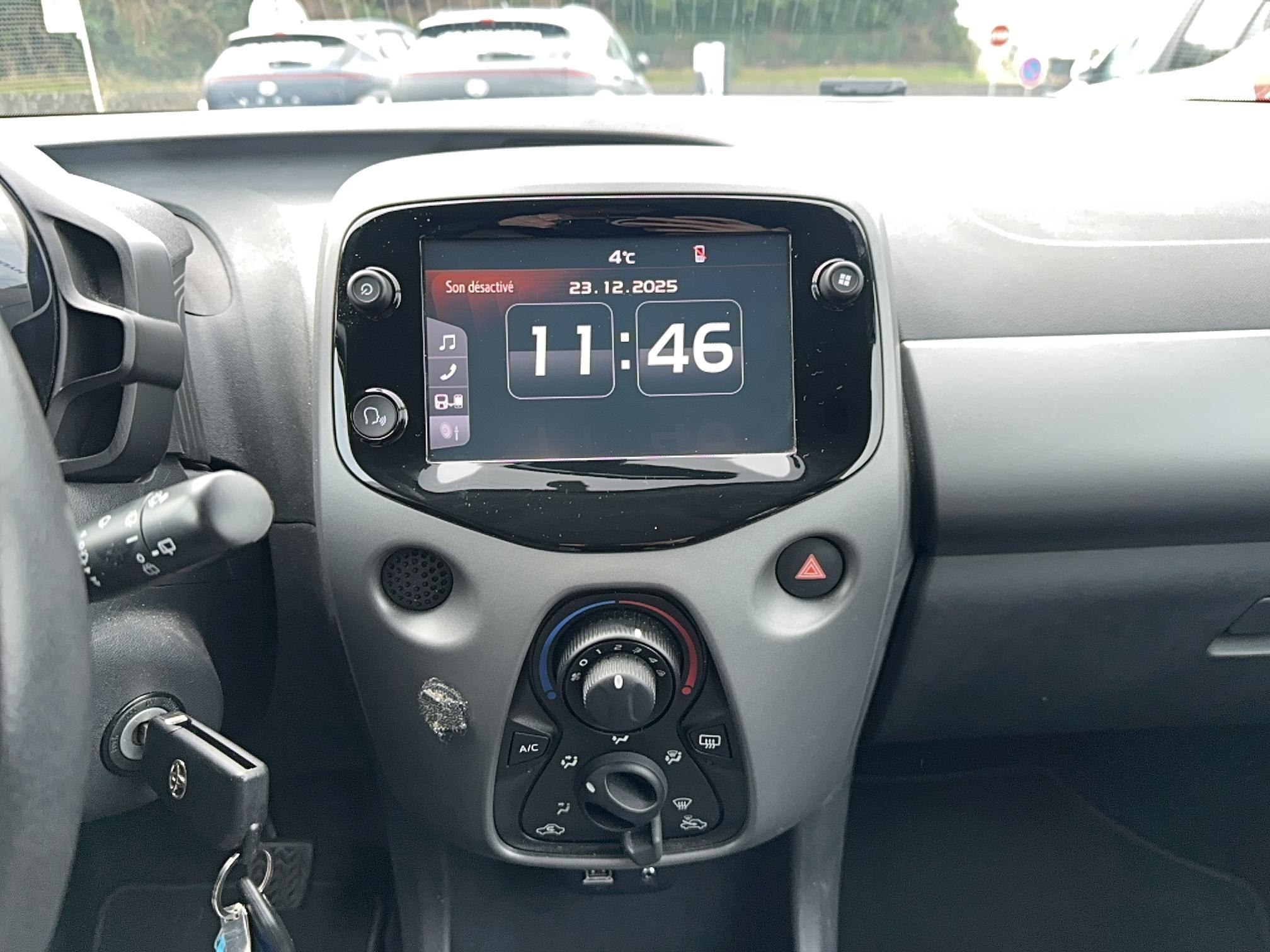 TOYOTA Aygo 1.0 VVT-i x-shift x-play - Véhicule Occasion Océane Auto