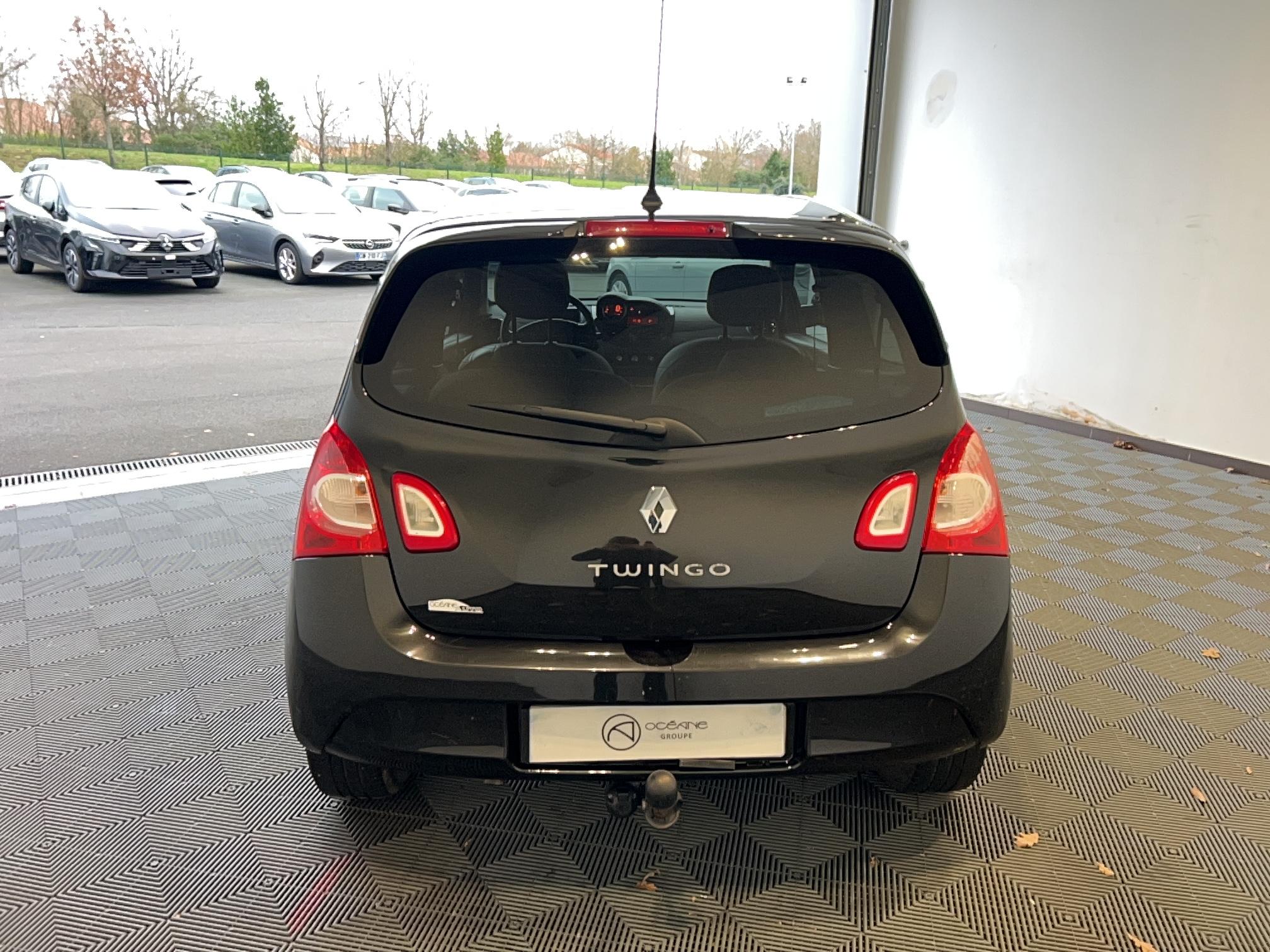 RENAULT Twingo II 1.2 LEV 16v 75 eco2 Dynamique - Véhicule Occasion Océane Auto