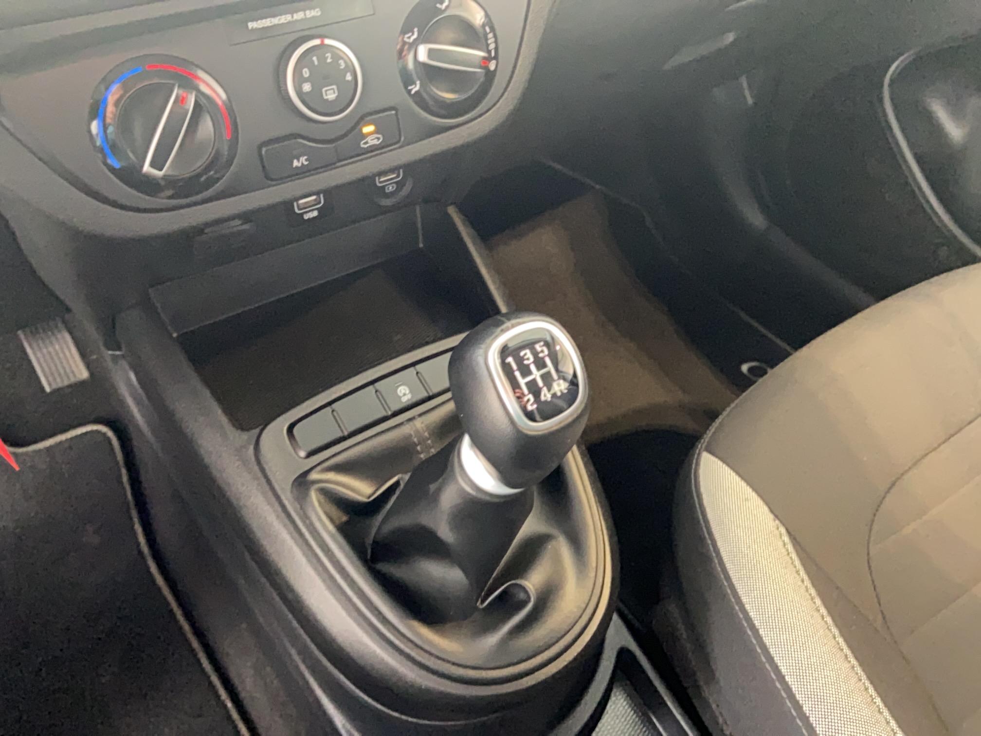 HYUNDAI i10 1.0 67 ECO Intuitive - Véhicule Occasion Océane Auto