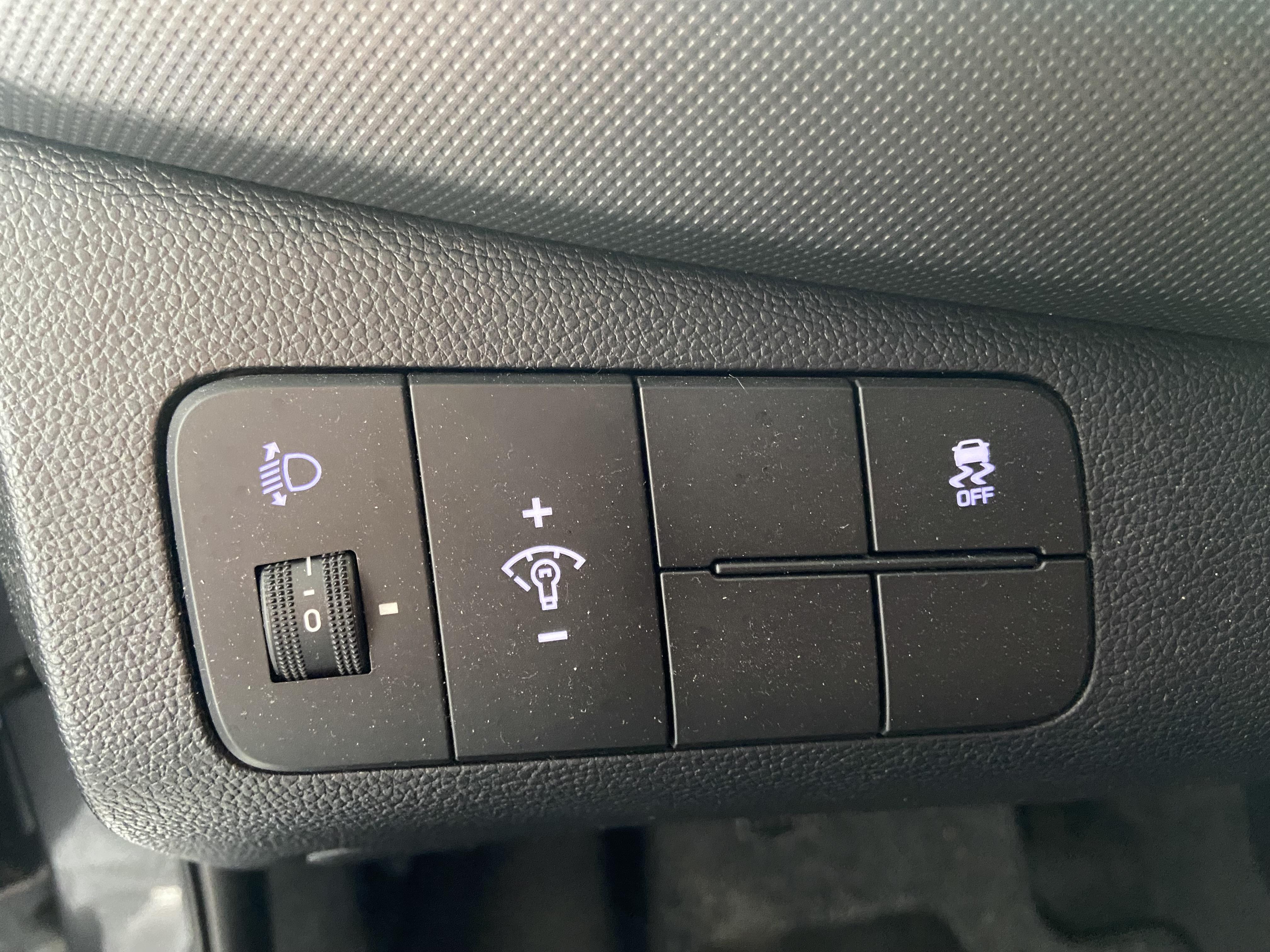 HYUNDAI i10 1.0 66 BVM5 Edition #Mondial 2019 - Véhicule Occasion Océane Auto