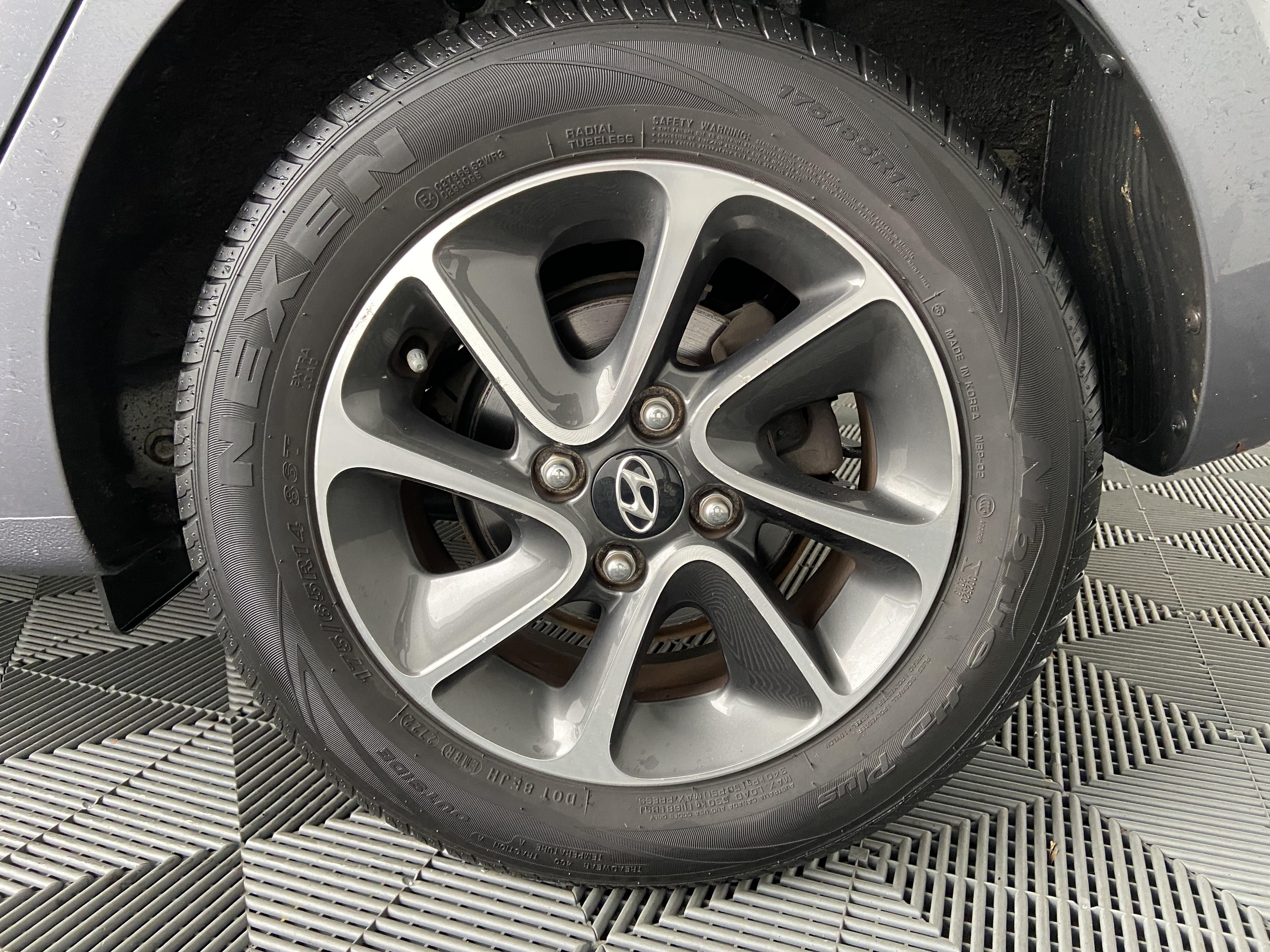 HYUNDAI i10 1.0 66 BVM5 Edition #Mondial 2019 - Véhicule Occasion Océane Auto