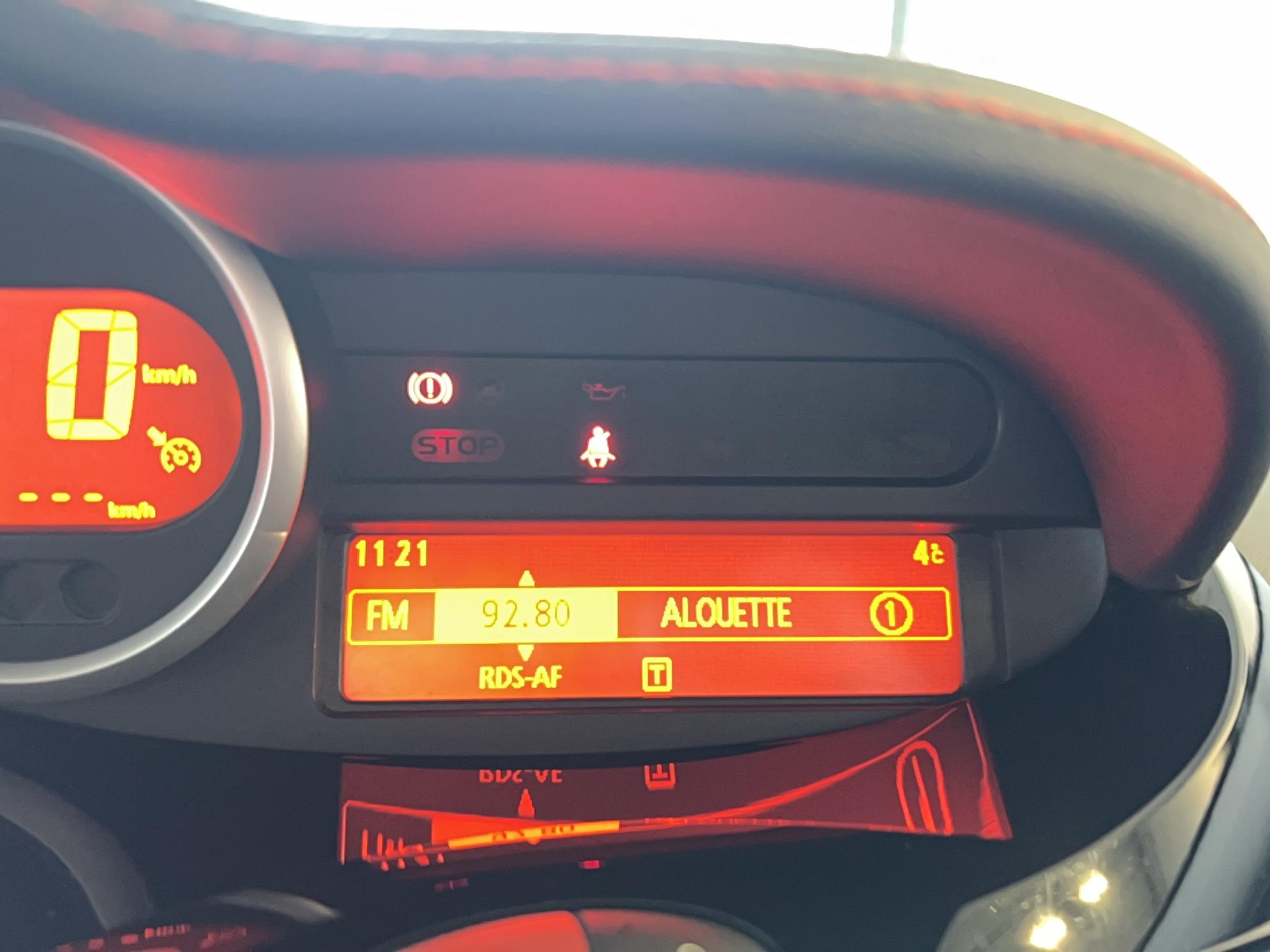 RENAULT Twingo II 1.2 LEV 16v 75 eco2 Dynamique - Véhicule Occasion Océane Auto