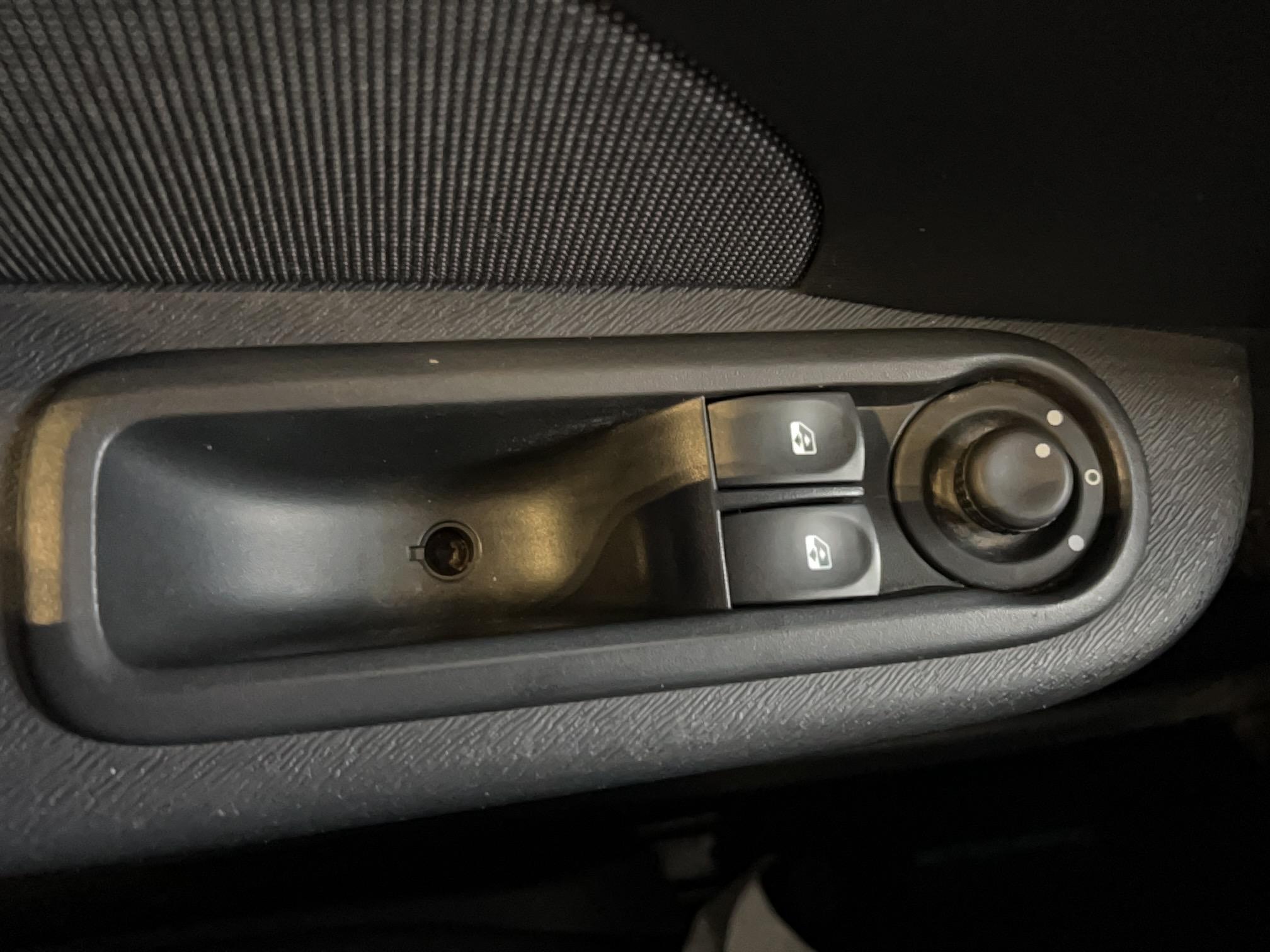 RENAULT Twingo II 1.2 LEV 16v 75 eco2 Dynamique - Véhicule Occasion Océane Auto