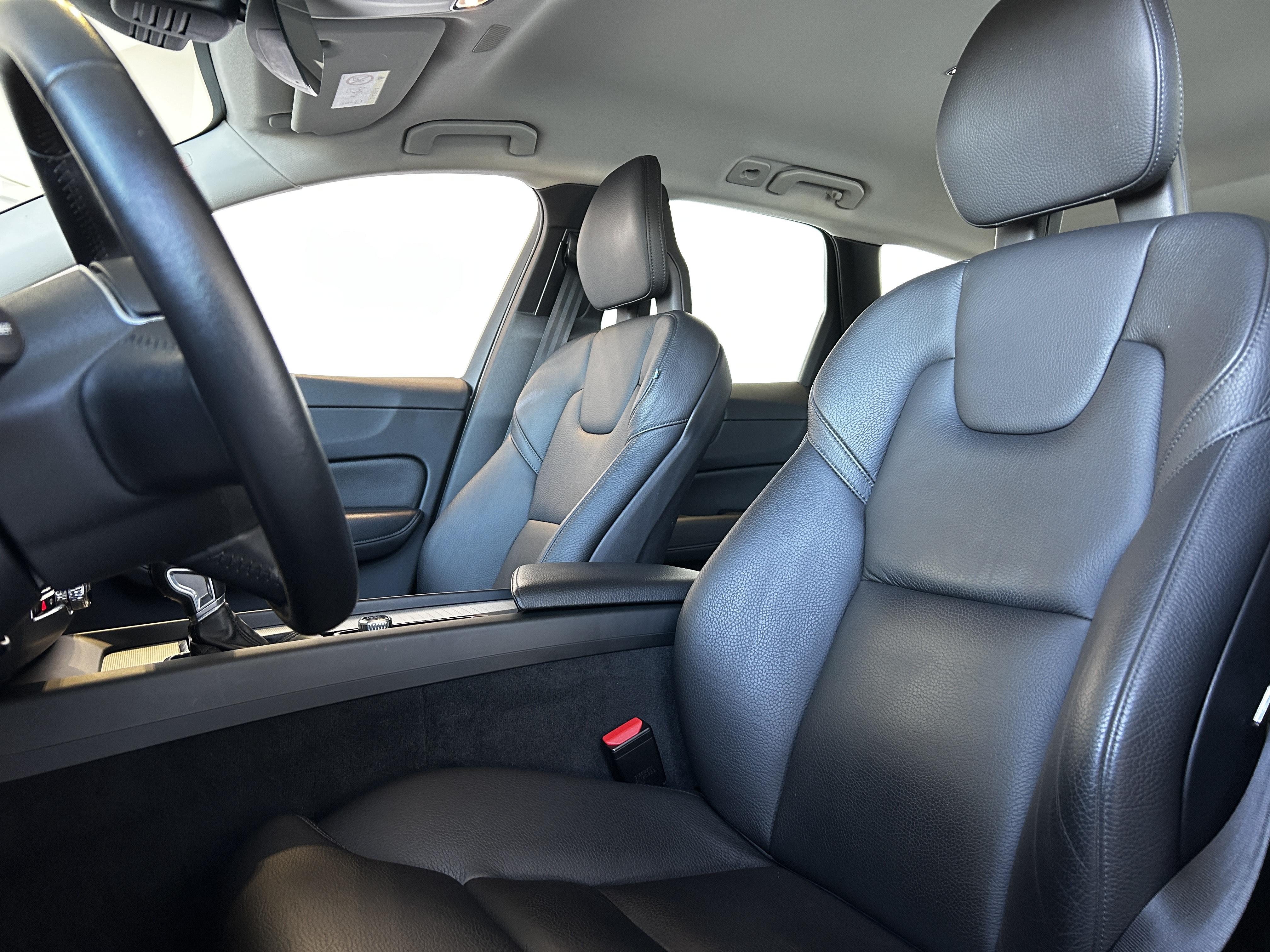 VOLVO XC60 D4 AWD AdBlue 190 ch Geartronic 8 Inscription - Véhicule Occasion Océane Auto