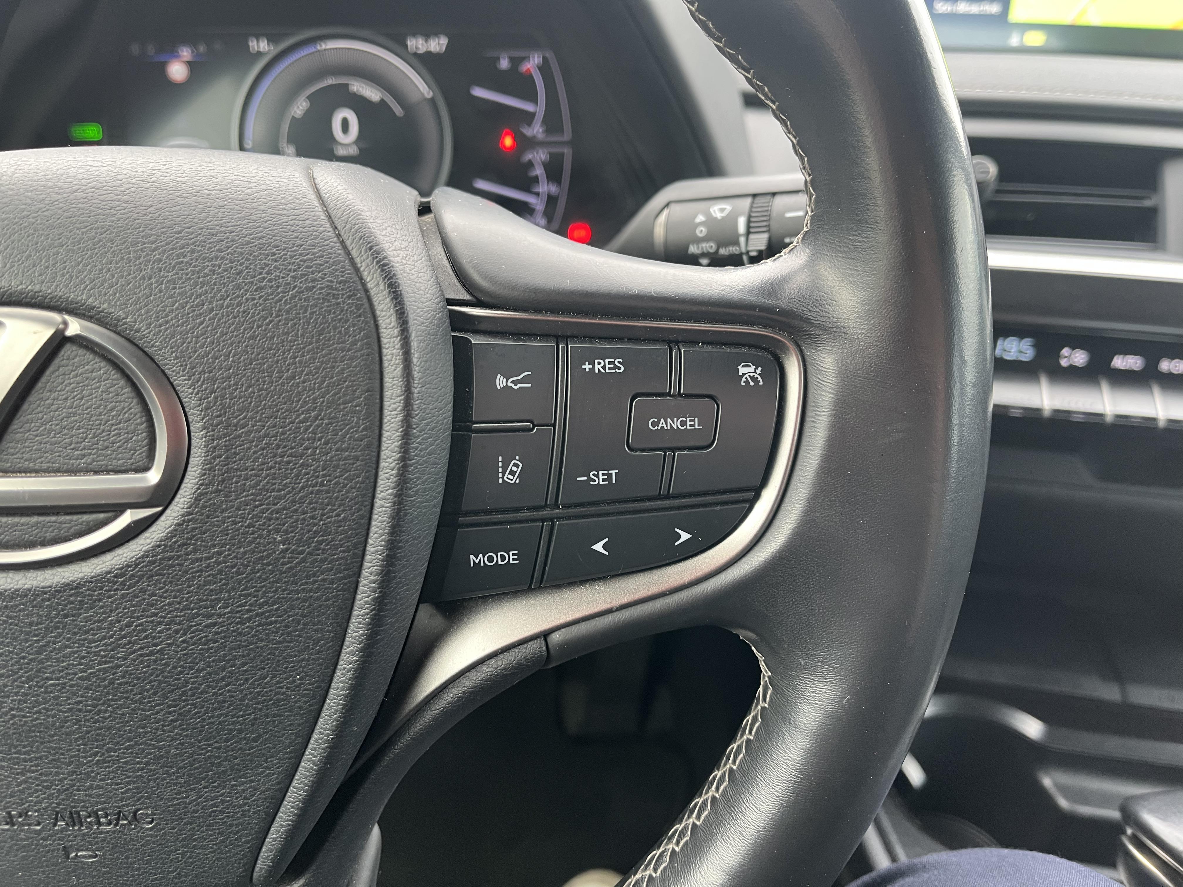 LEXUS UX 250h 2WD  - Véhicule Occasion Océane Auto