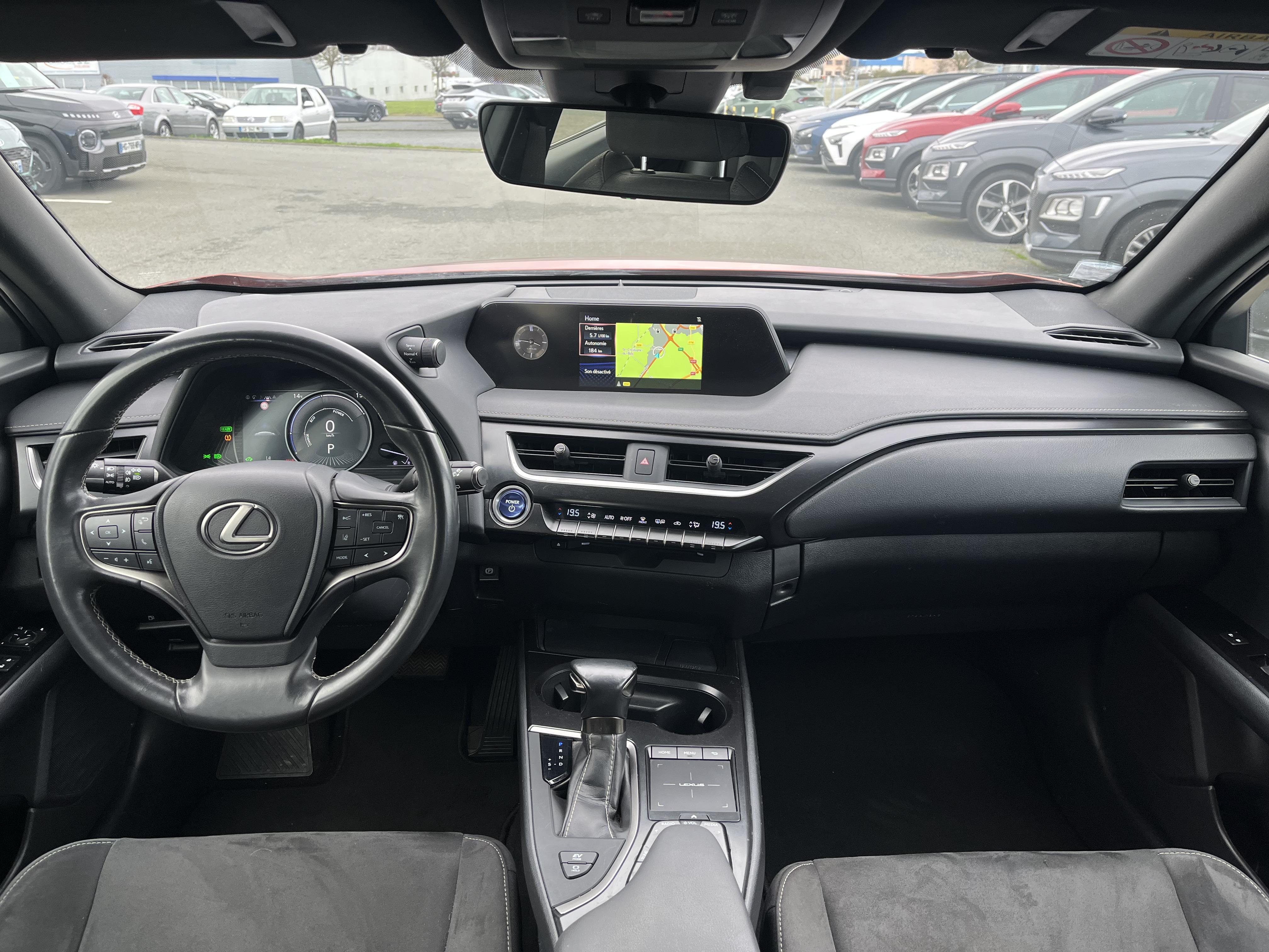 LEXUS UX 250h 2WD  - Véhicule Occasion Océane Auto