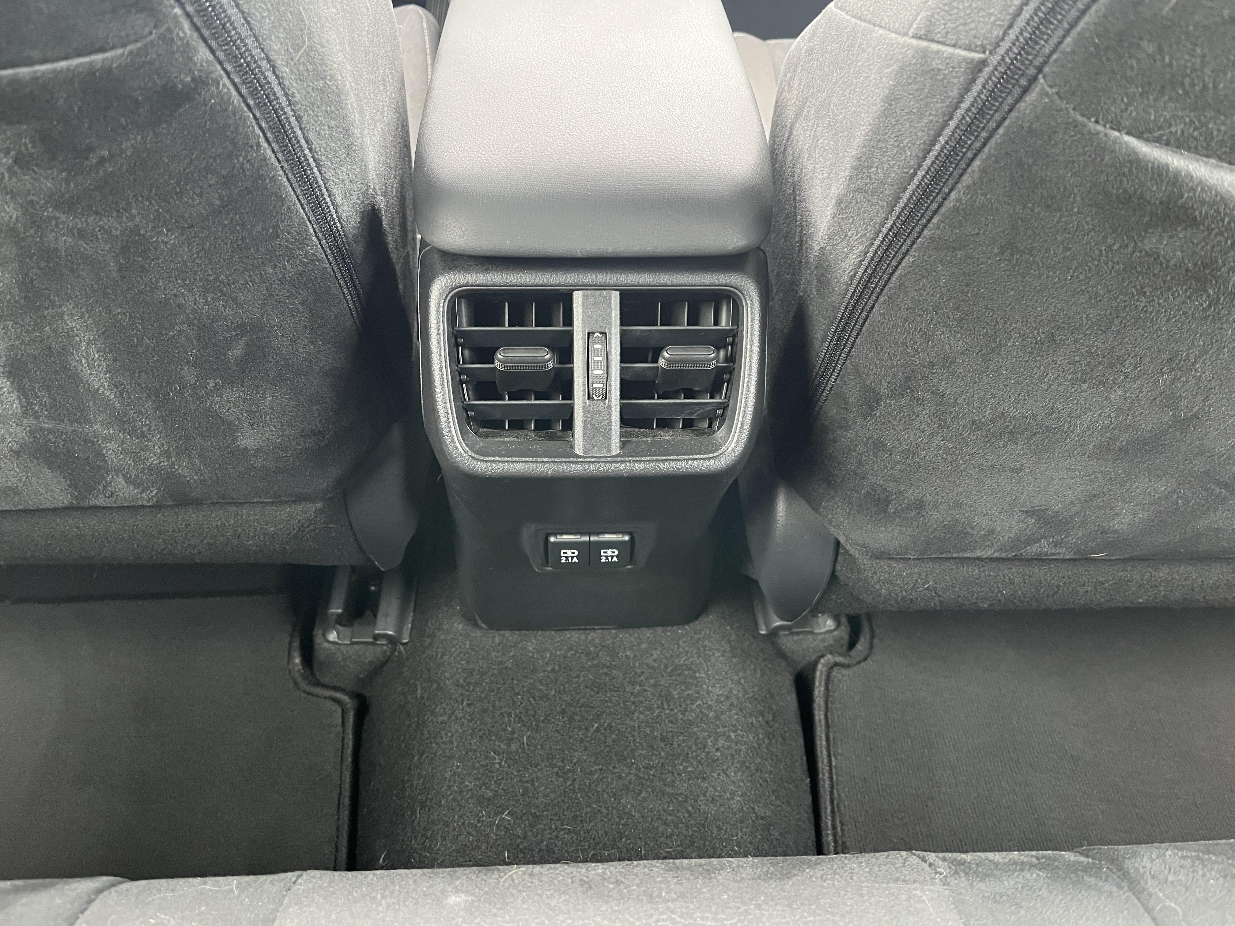 LEXUS UX 250h 2WD  - Véhicule Occasion Océane Auto