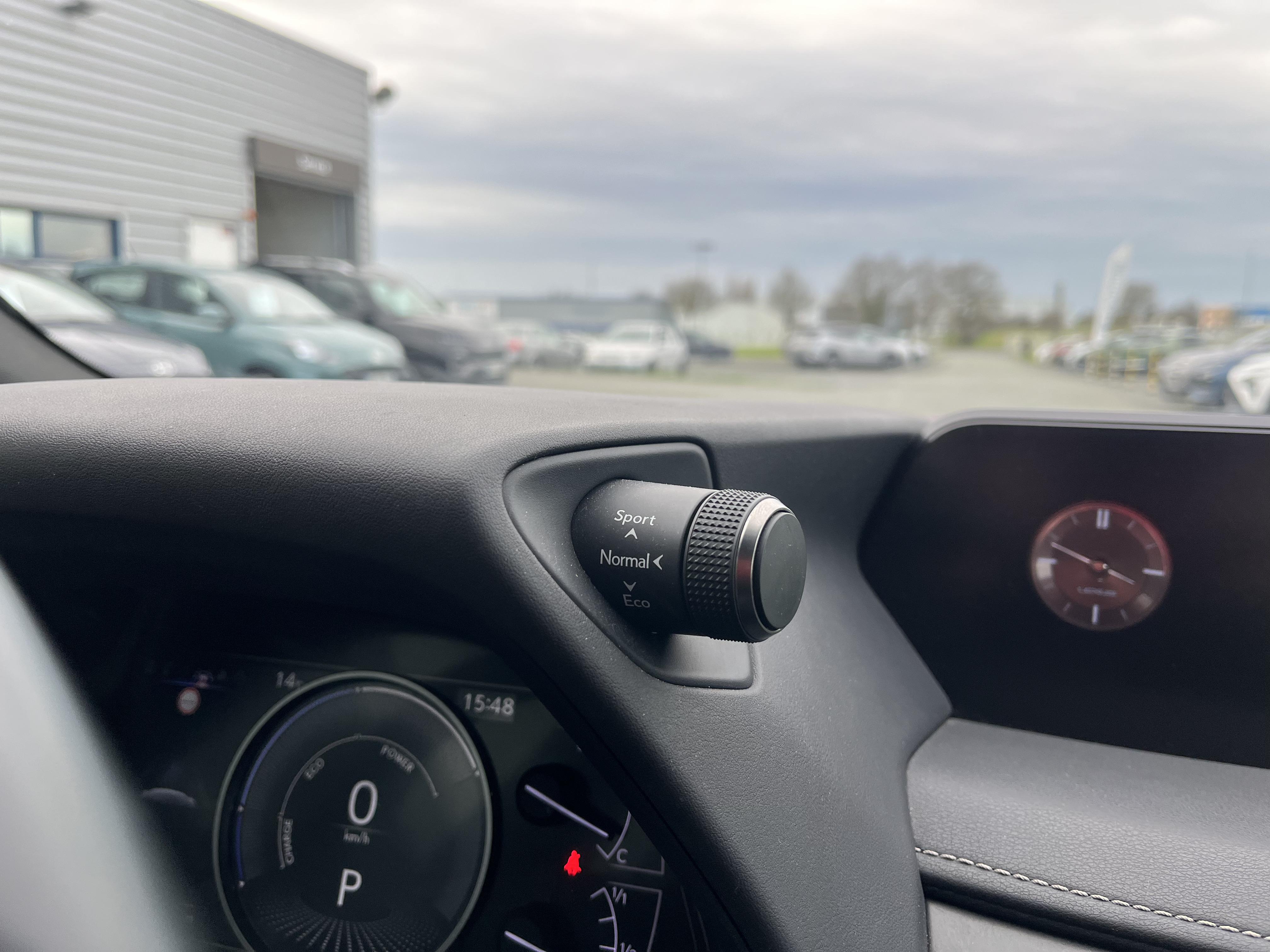 LEXUS UX 250h 2WD  - Véhicule Occasion Océane Auto