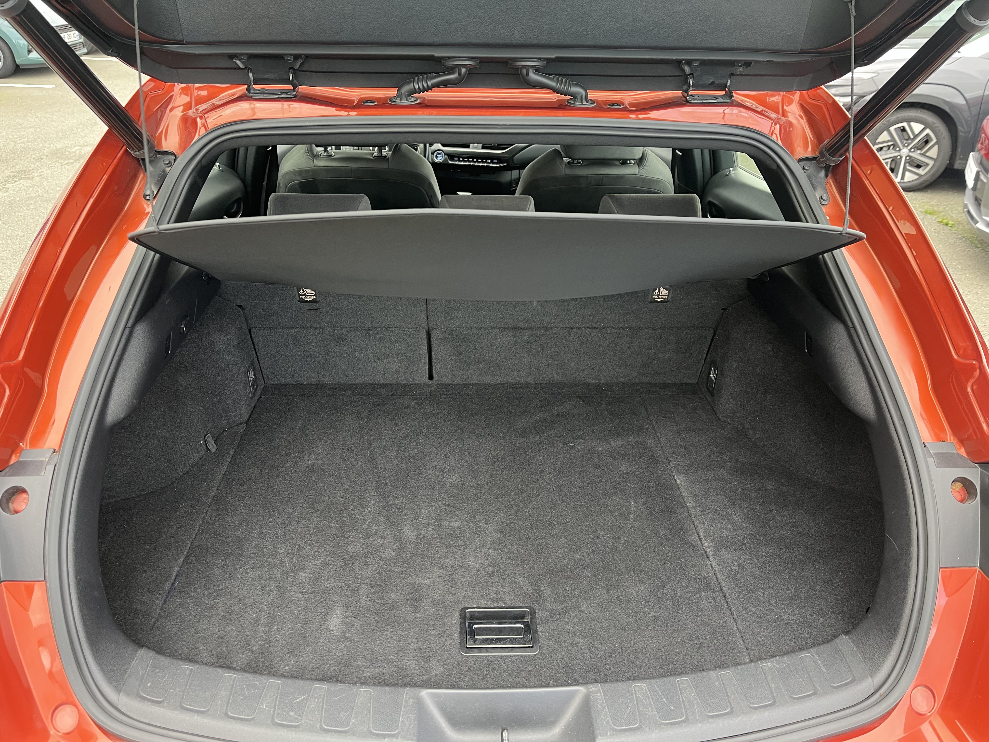 LEXUS UX 250h 2WD  - Véhicule Occasion Océane Auto