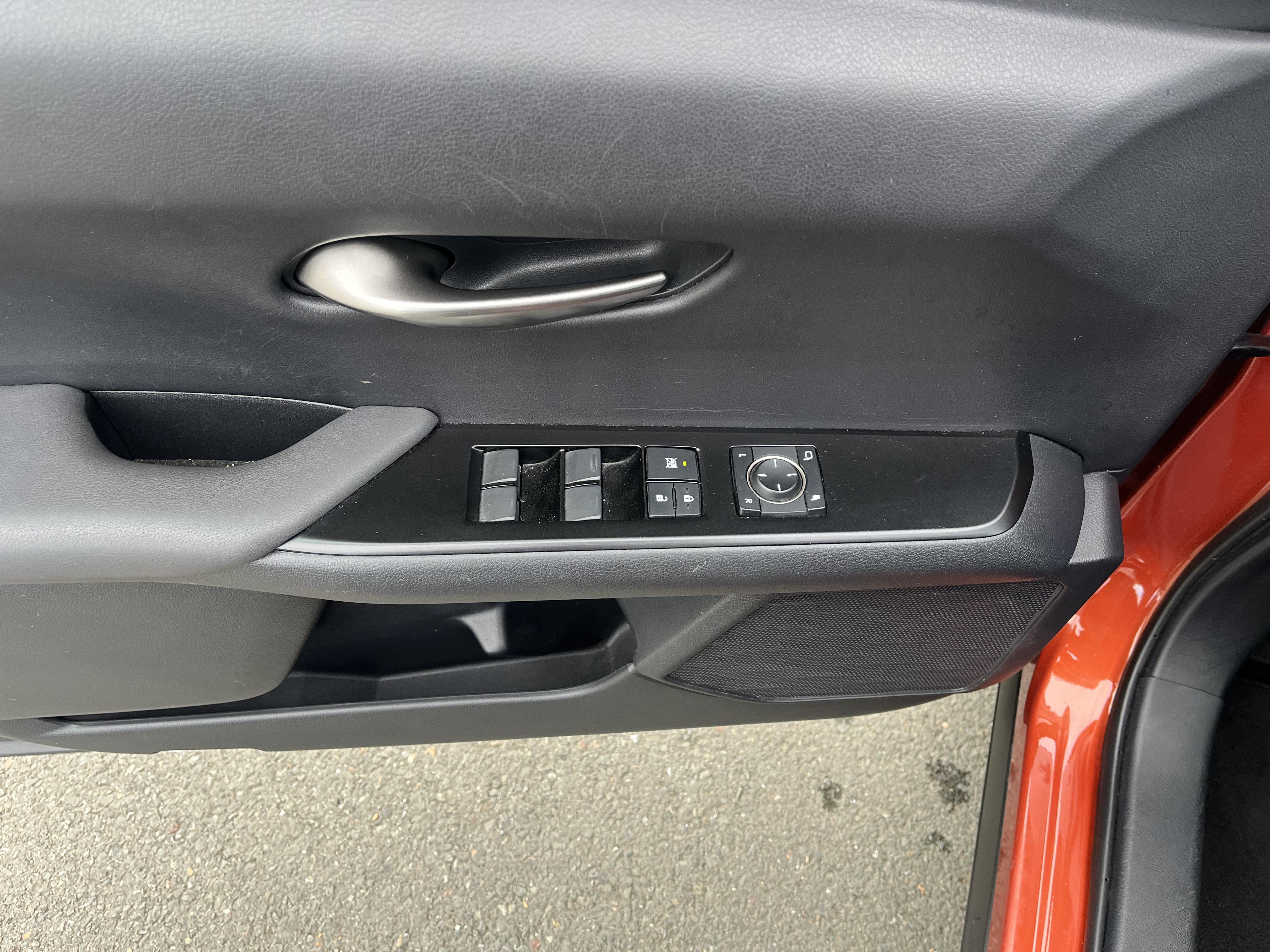 LEXUS UX 250h 2WD  - Véhicule Occasion Océane Auto