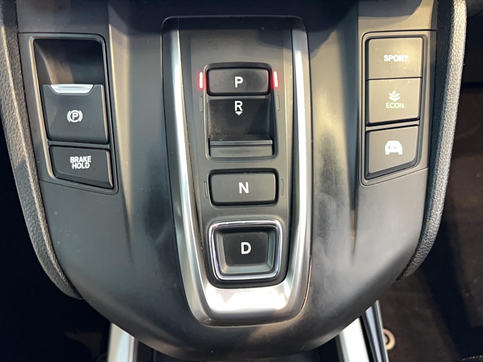 HONDA CR-V e:HEV 2.0 i-MMD 2WD Exclusive - Véhicule Occasion Océane Auto