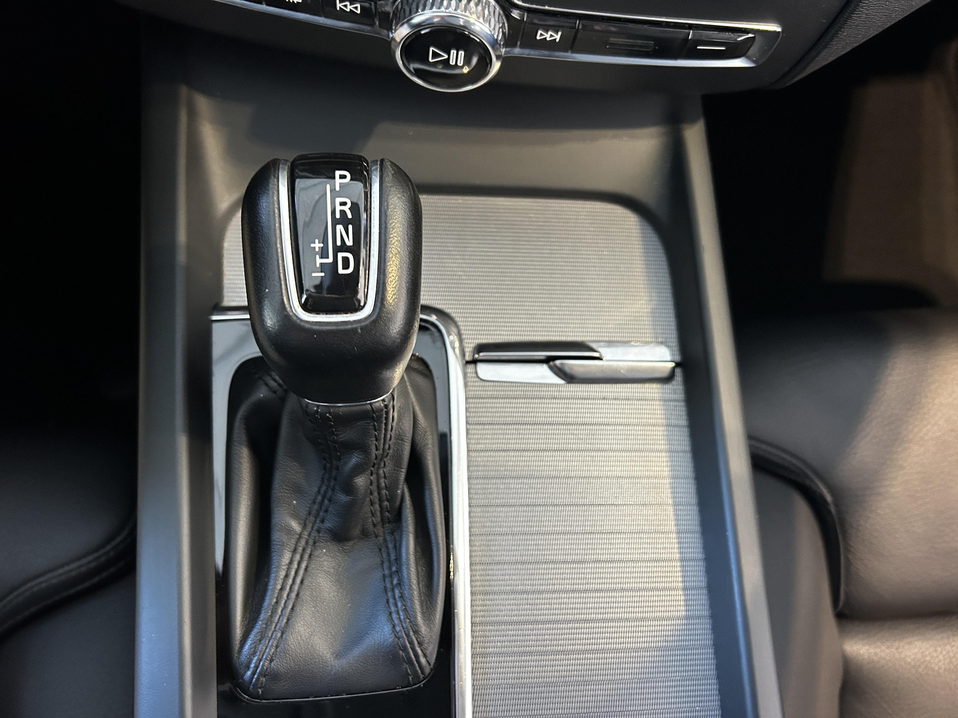 VOLVO XC60 D4 AWD AdBlue 190 ch Geartronic 8 Inscription - Véhicule Occasion Océane Auto