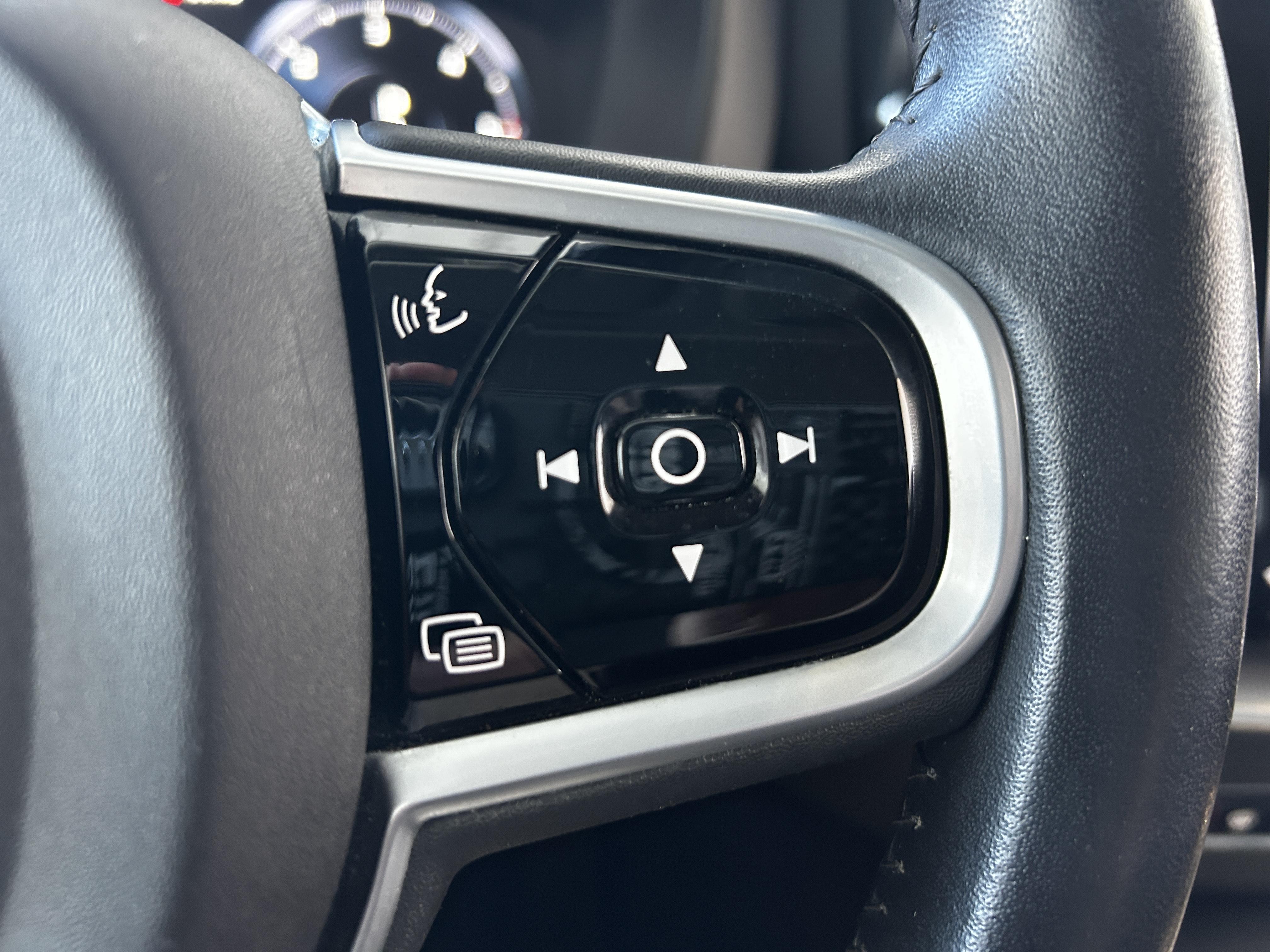 VOLVO XC60 D4 AWD AdBlue 190 ch Geartronic 8 Inscription - Véhicule Occasion Océane Auto