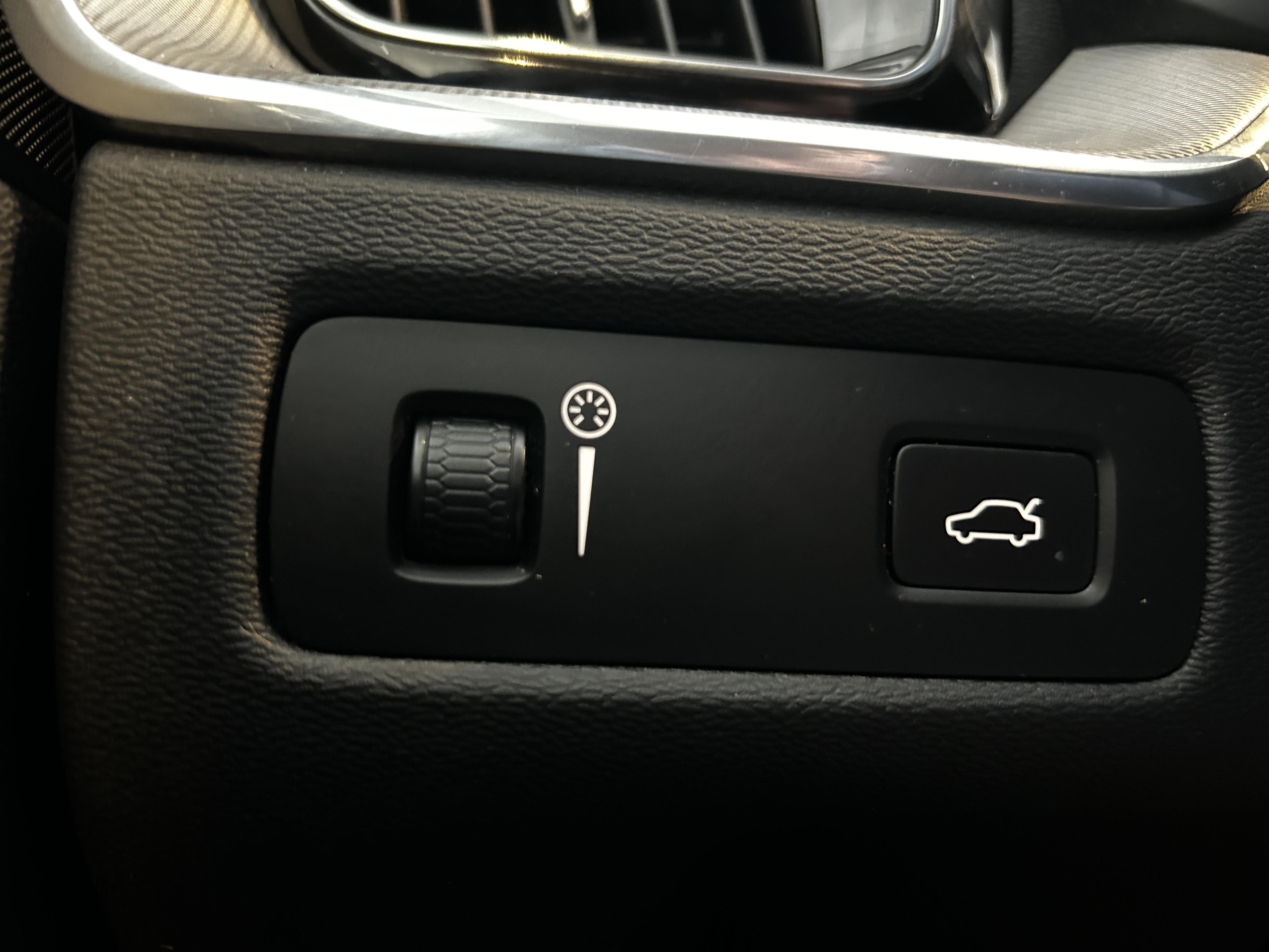 VOLVO XC60 D4 AWD AdBlue 190 ch Geartronic 8 Inscription - Véhicule Occasion Océane Auto