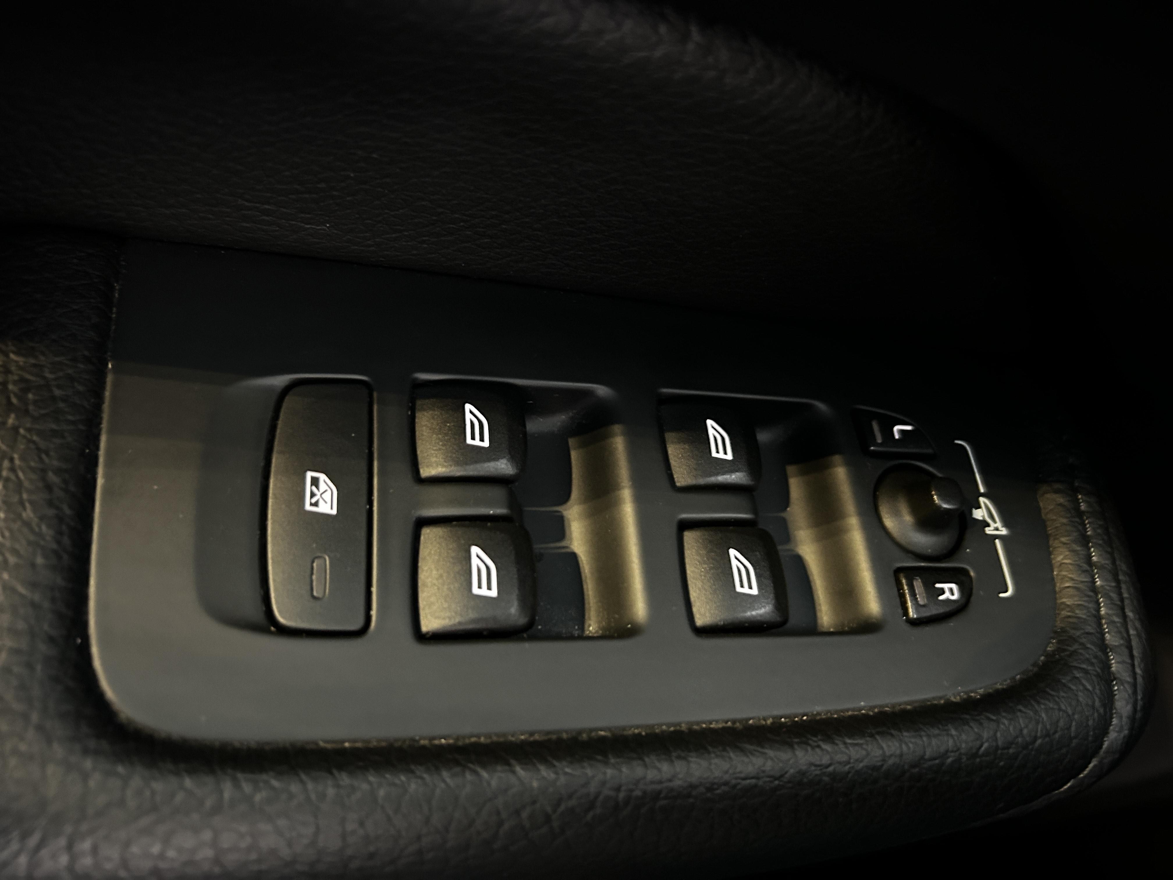 VOLVO XC60 D4 AWD AdBlue 190 ch Geartronic 8 Inscription - Véhicule Occasion Océane Auto