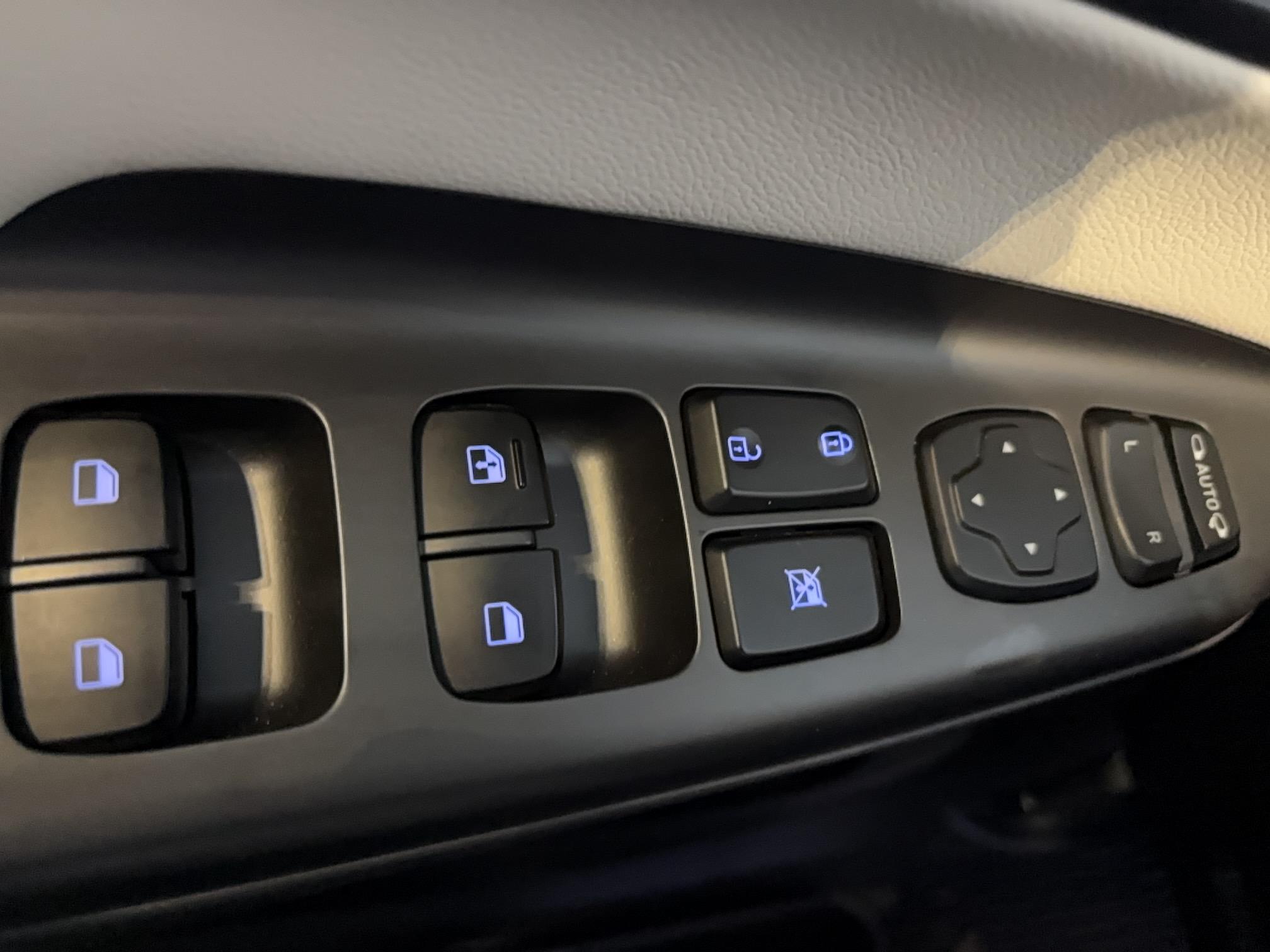 HYUNDAI Kona Hybrid 141 Executive - Véhicule Occasion - Océane Auto HYUNDAI Kona Hybrid 141 Executive - Véhicule Occasion Océane Auto