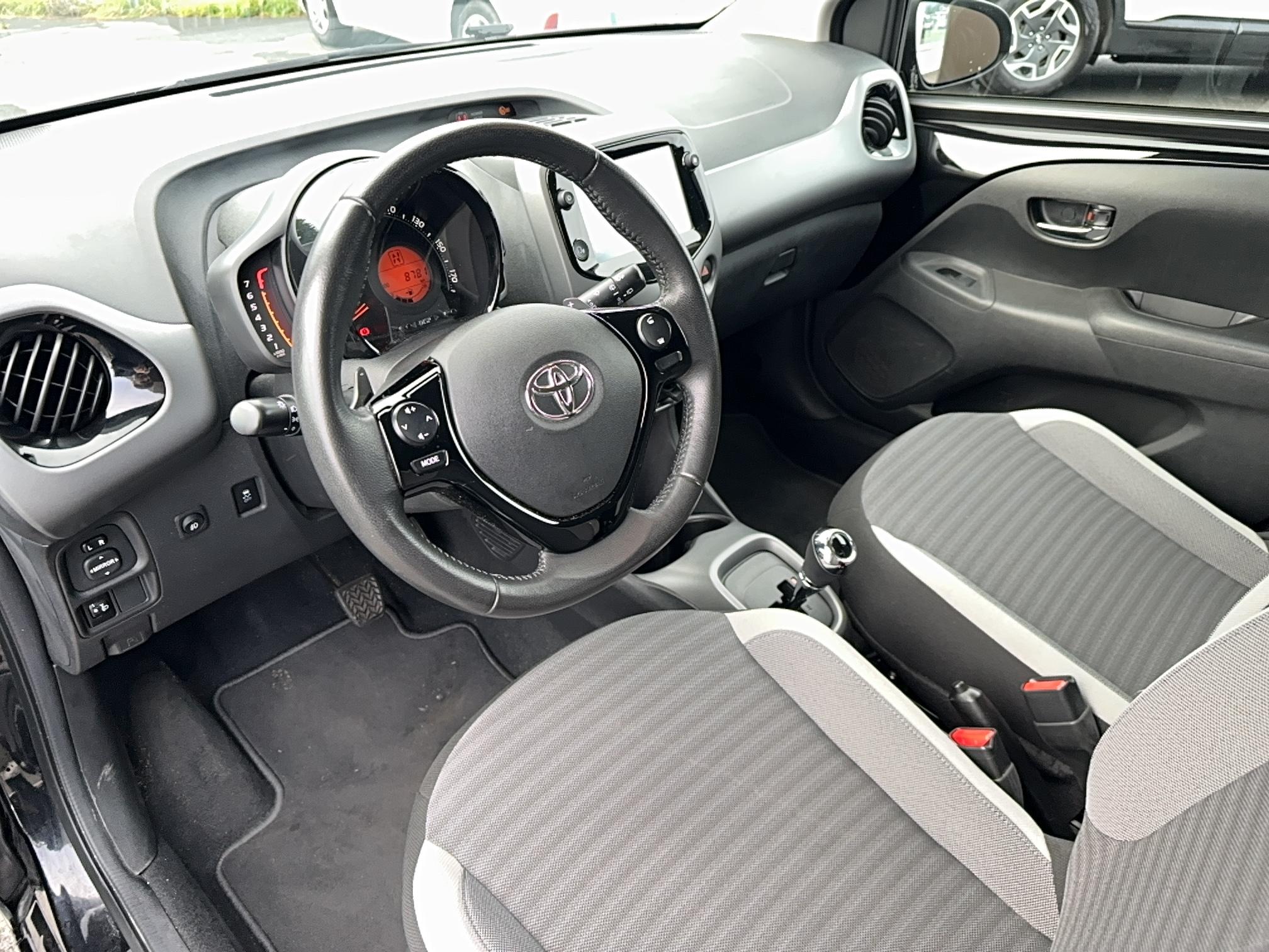 TOYOTA Aygo 1.0 VVT-i x-shift x-play - Véhicule Occasion Océane Auto