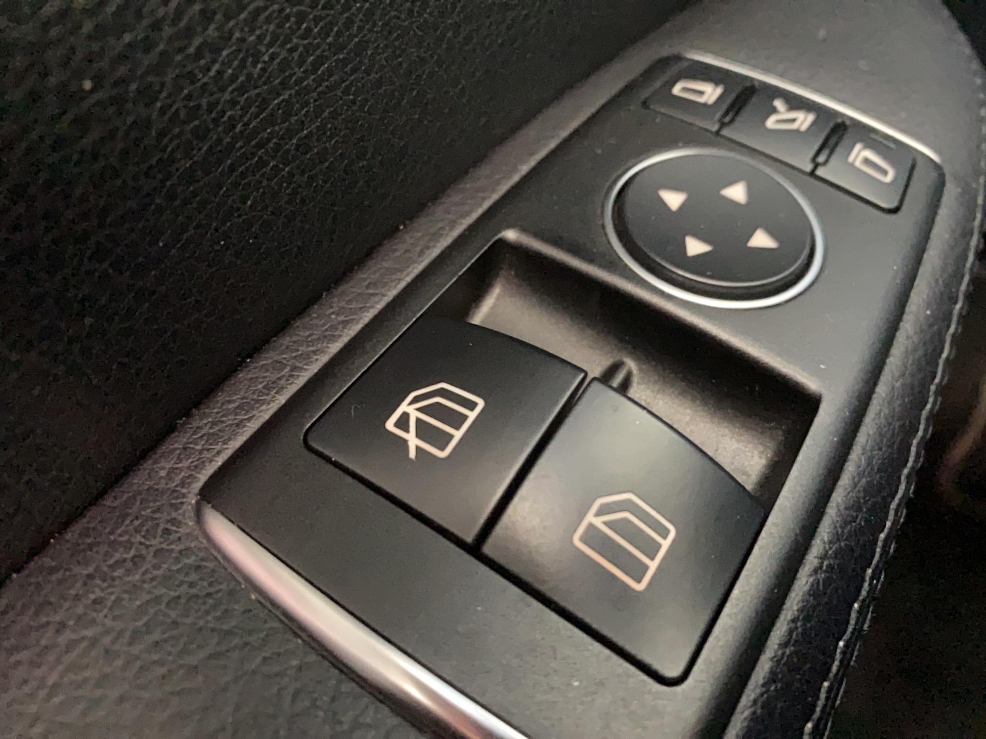 MERCEDES SLK 200 K BlueEFFICIENCY A - Véhicule Occasion - Océane Auto MERCEDES SLK 200 K BlueEFFICIENCY A - Véhicule Occasion Océane Auto