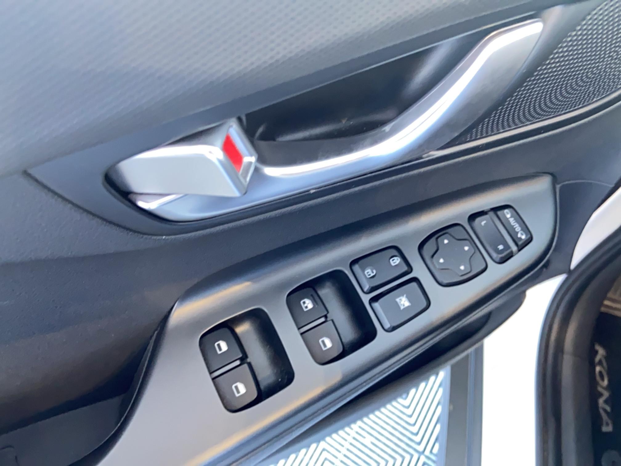 HYUNDAI Kona Electrique 39 kWh - 136 ch Intuitive - Véhicule Occasion - Océane Auto HYUNDAI Kona Electrique 39 kWh - 136 ch Intuitive - Véhicule Occasion Océane Auto