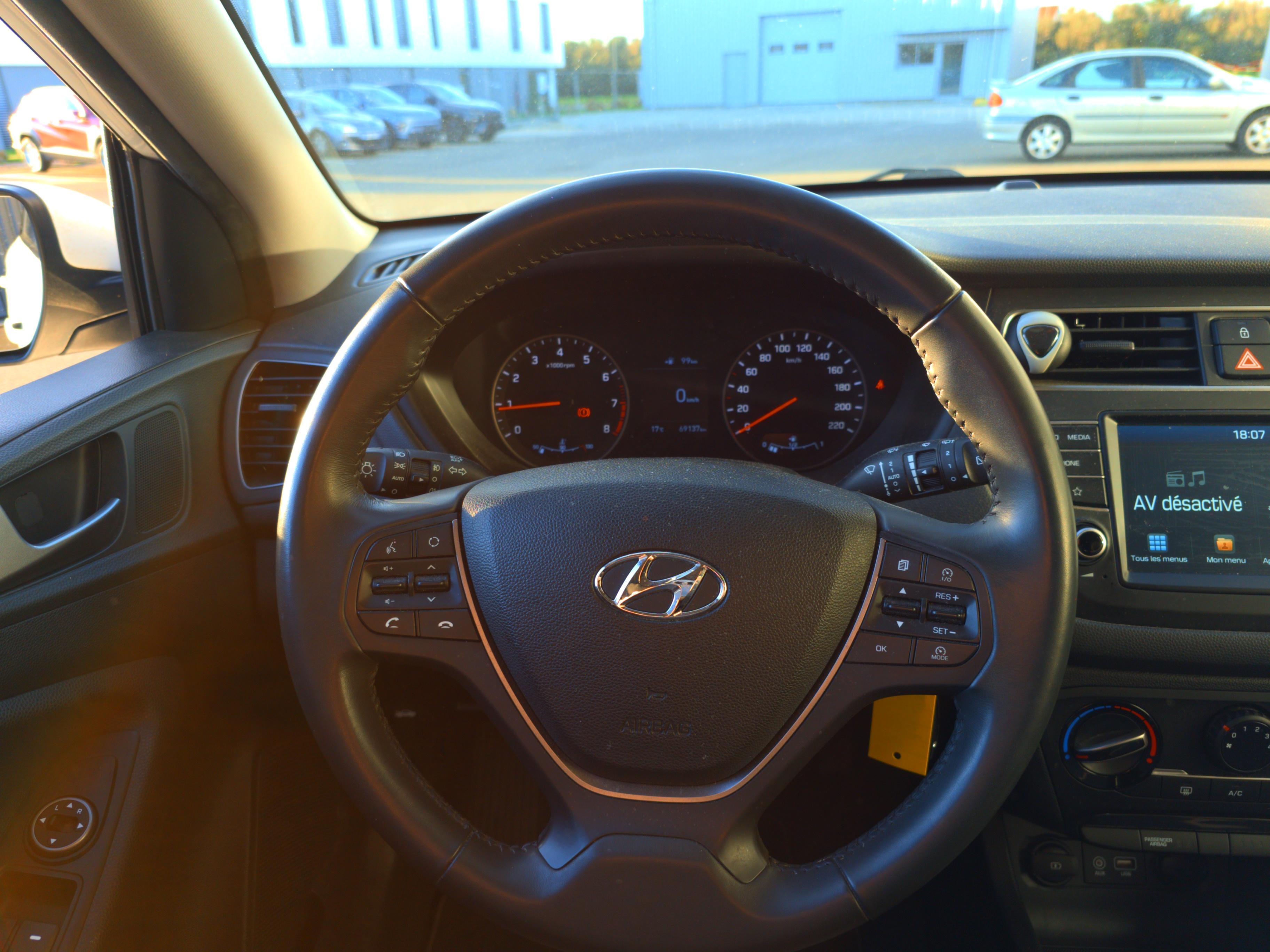 HYUNDAI i20 1.2 84 Intuitive - Véhicule Occasion Océane Auto