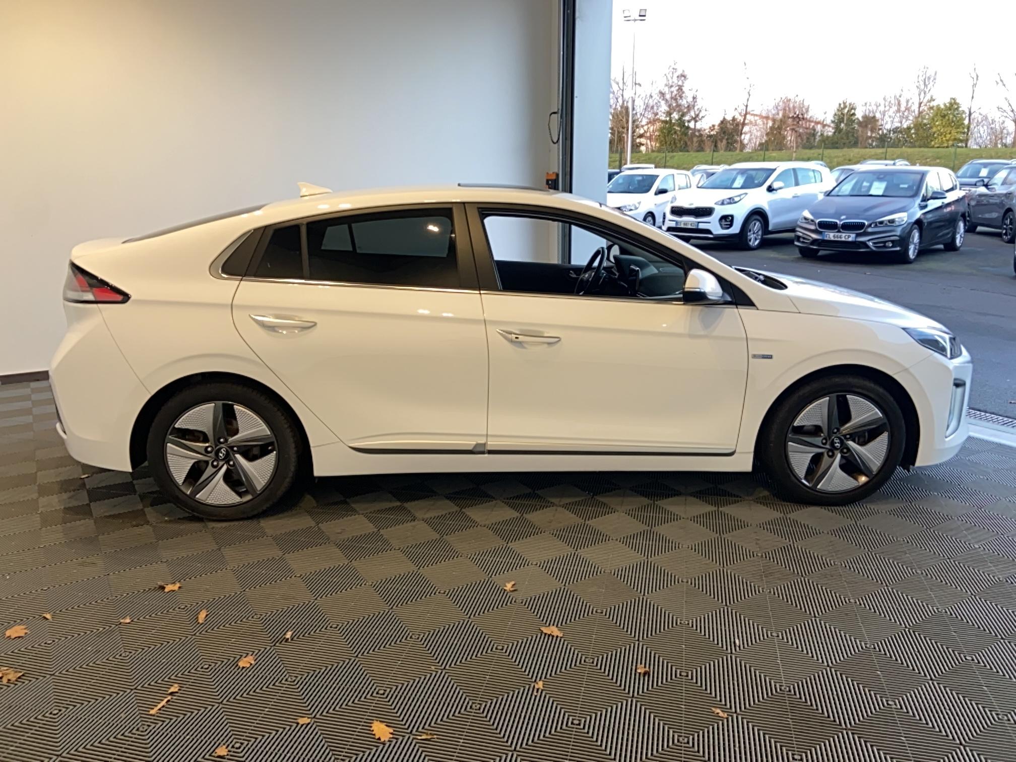 HYUNDAI Ioniq Hybrid 141 ch Executive - Véhicule Occasion - Océane Auto HYUNDAI Ioniq Hybrid 141 ch Executive - Véhicule Occasion Océane Auto
