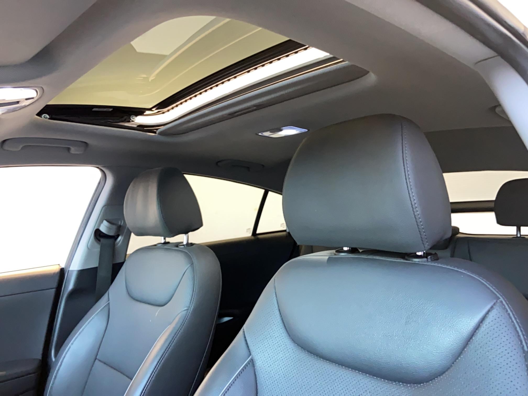 HYUNDAI Ioniq Hybrid 141 ch Executive - Véhicule Occasion - Océane Auto HYUNDAI Ioniq Hybrid 141 ch Executive - Véhicule Occasion Océane Auto
