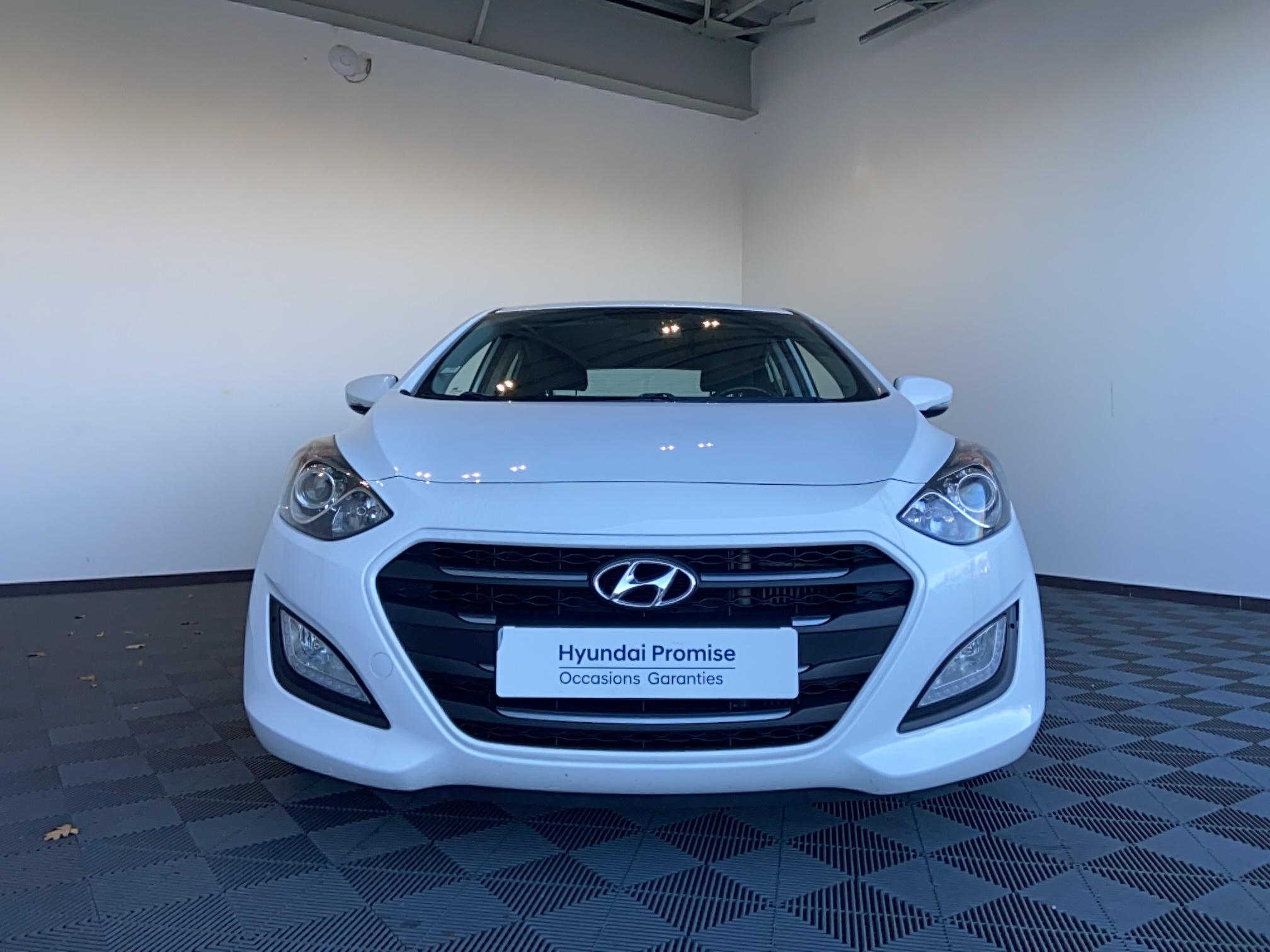 HYUNDAI i30 1.6 CRDi 110 Blue Drive Intuitive - Véhicule Occasion Océane Auto