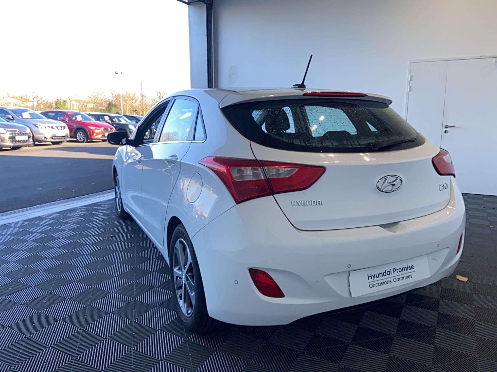 HYUNDAI i30 1.6 CRDi 110 Blue Drive Intuitive - Véhicule Occasion Océane Auto