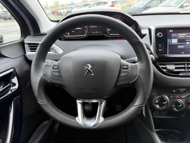 PEUGEOT 208 1.2 PureTech 82ch BVM5 Style - Véhicule Occasion Océane Auto