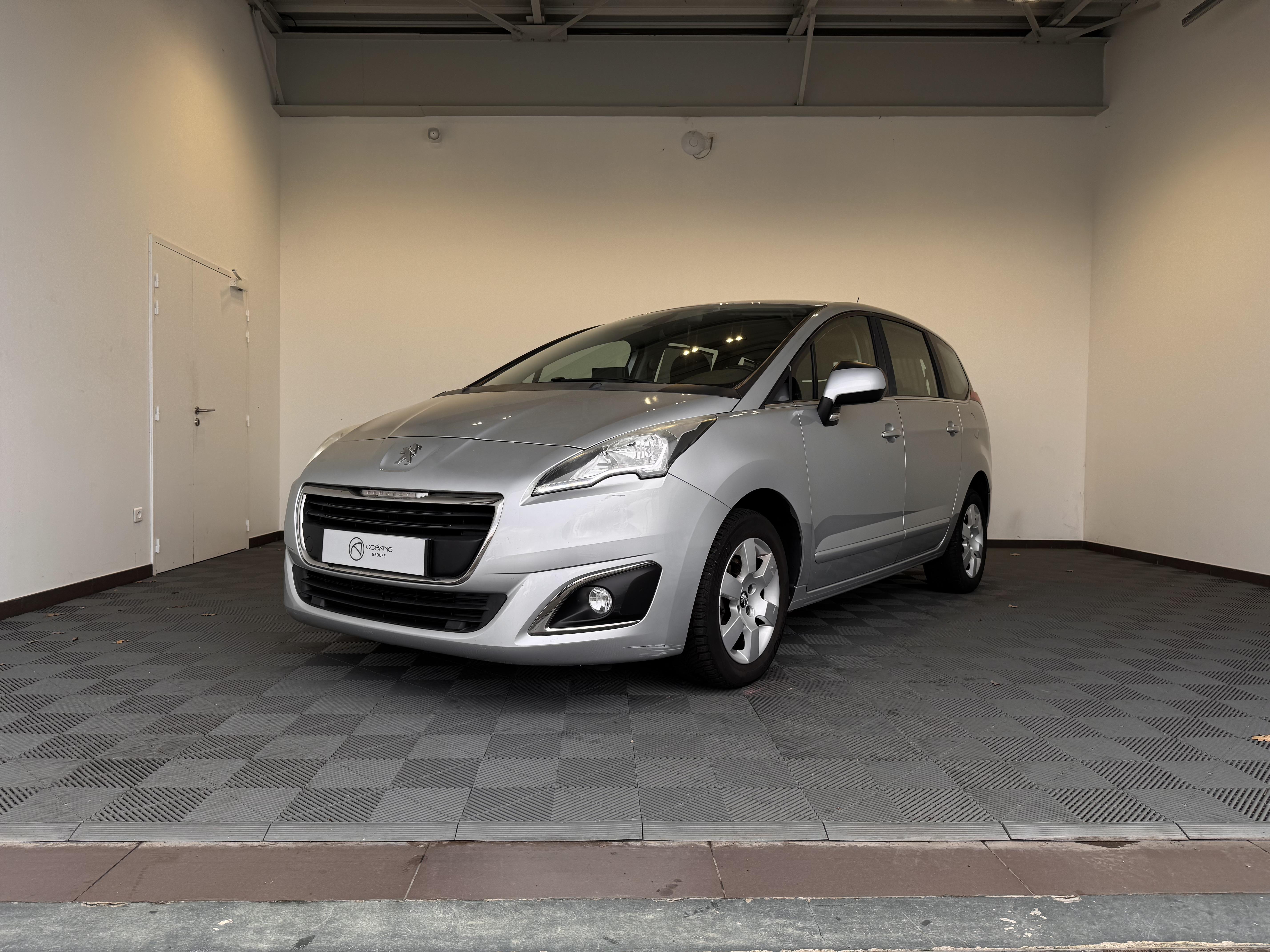 PEUGEOT 5008 1.6 HDi 112ch FAP BVM6 Active 7pl - Véhicule Occasion Océane Auto