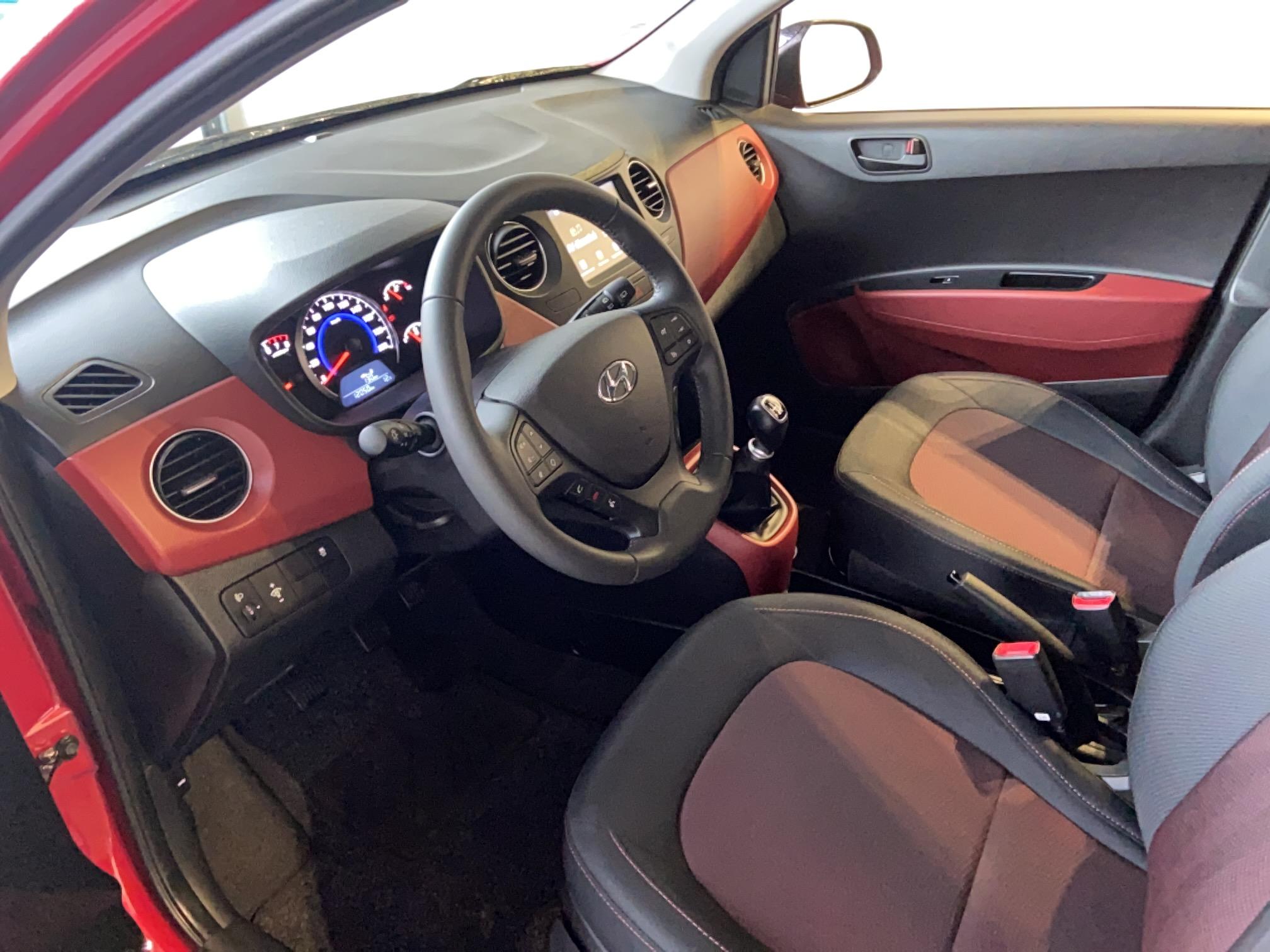 HYUNDAI i10 1.0 66 BVM5 Edition #Mondial 2019 - Véhicule Occasion Océane Auto