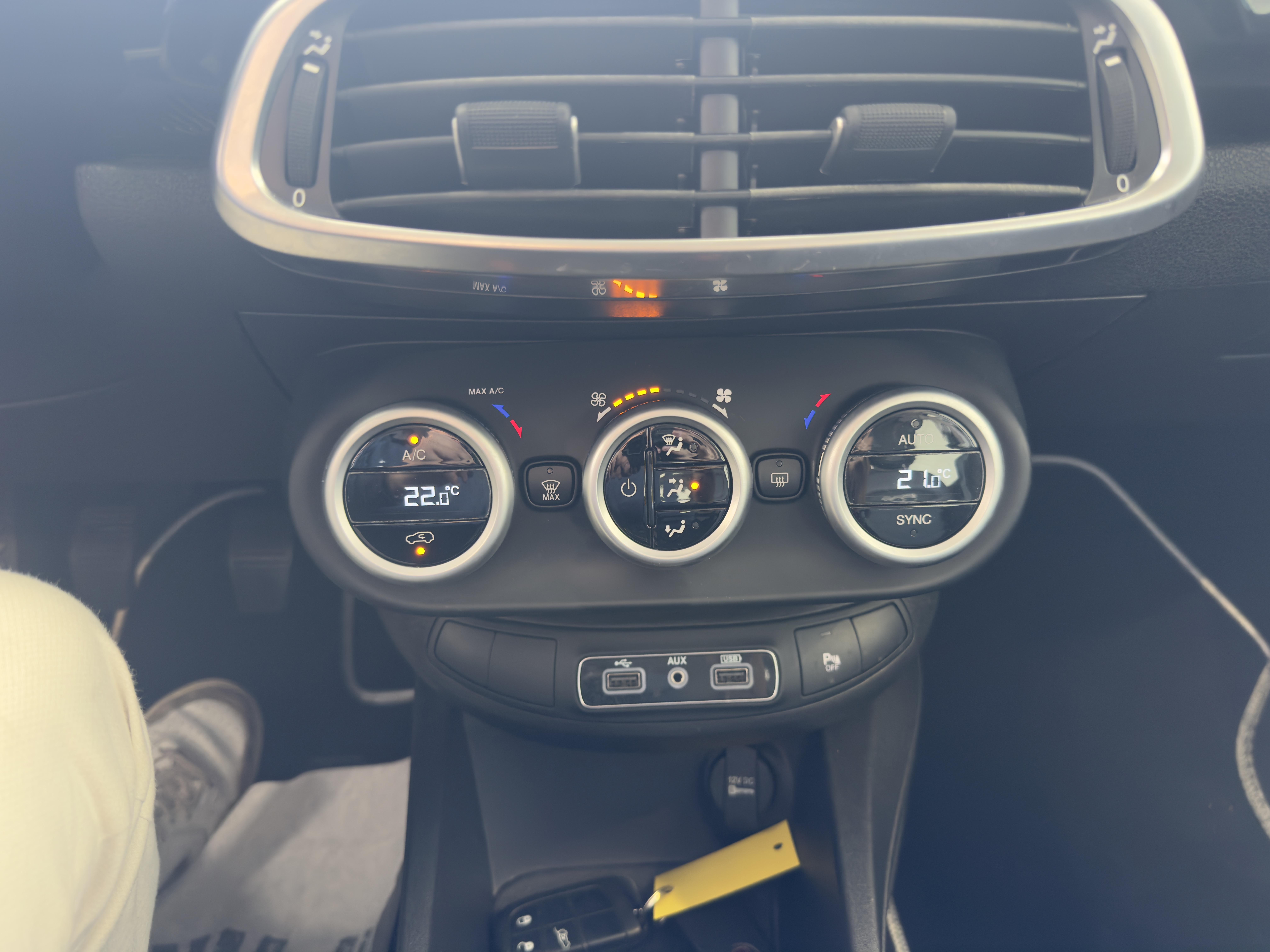 FIAT 500X 1.6 MultiJet 120 ch Cross - Véhicule Occasion - Océane Auto FIAT 500X 1.6 MultiJet 120 ch Cross - Véhicule Occasion Océane Auto
