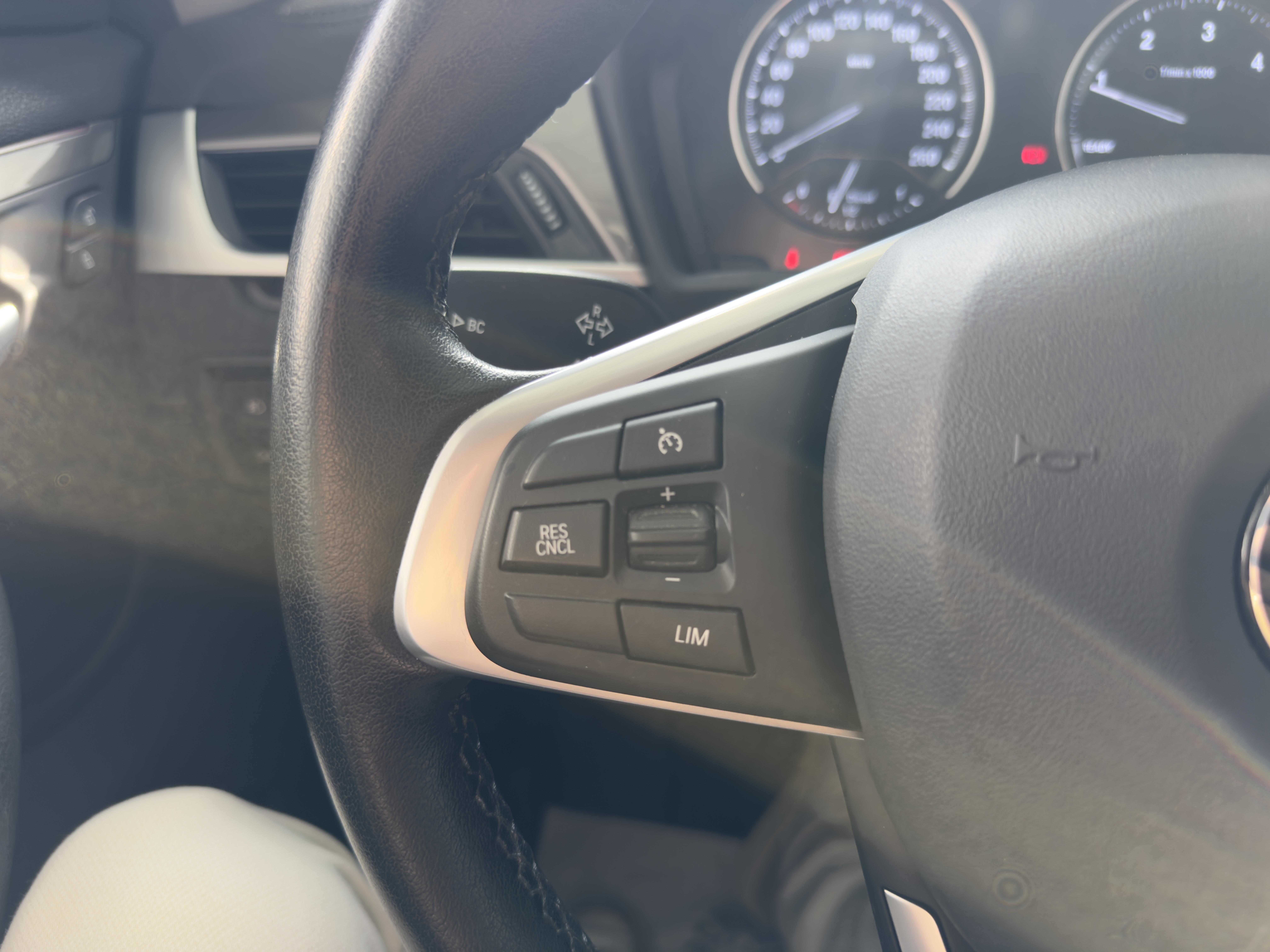 BMW X1 sDrive 18d 150 ch BVA8 xLine - Véhicule Occasion - Océane Auto BMW X1 sDrive 18d 150 ch BVA8 xLine - Véhicule Occasion Océane Auto