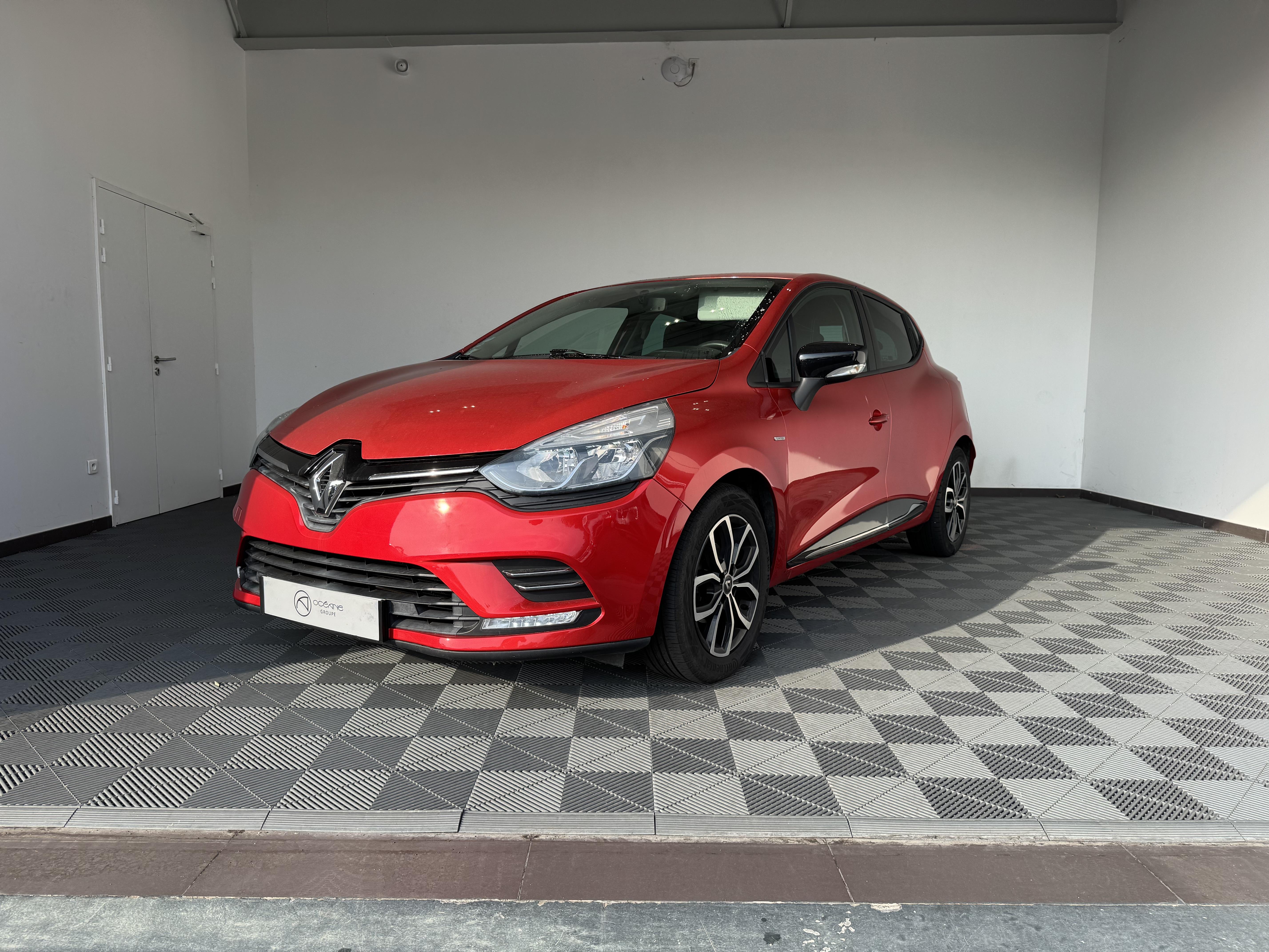 RENAULT Clio 1.2 16V 75 Limited - Véhicule Occasion - Océane Auto RENAULT Clio 1.2 16V 75 Limited - Véhicule Occasion Océane Auto