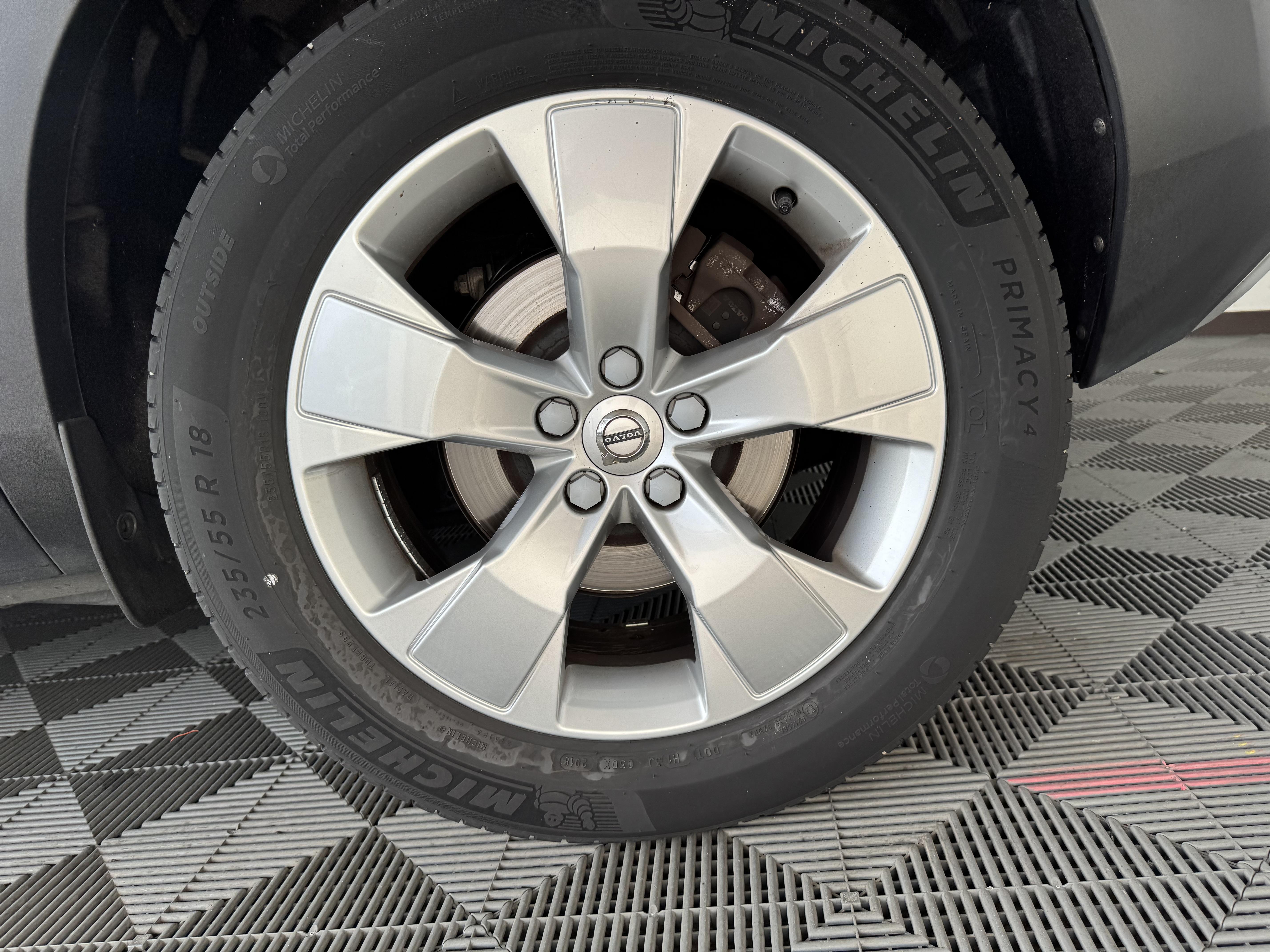 VOLVO XC40 D4 AWD AdBlue 190 ch Geartronic 8 Momentum - Véhicule Occasion - Océane Auto VOLVO XC40 D4 AWD AdBlue 190 ch Geartronic 8 Momentum - Véhicule Occasion Océane Auto